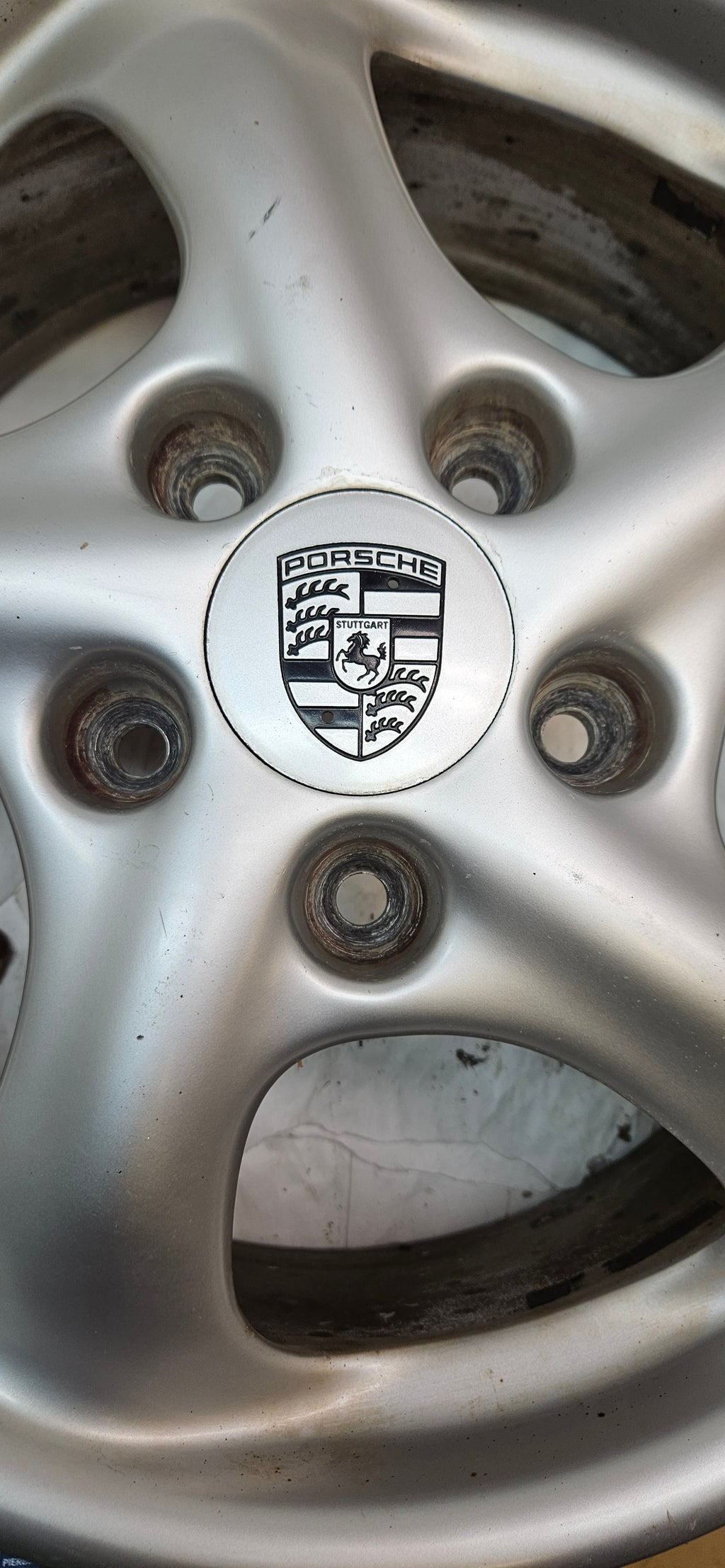 PORSCHE SET 99636212400 TWO FRONT WHEELS 7X17 ET 55 AND TWO REAR WHEELS 9X17 ET 55, FITS 911, BOXSTER 1997-2005
