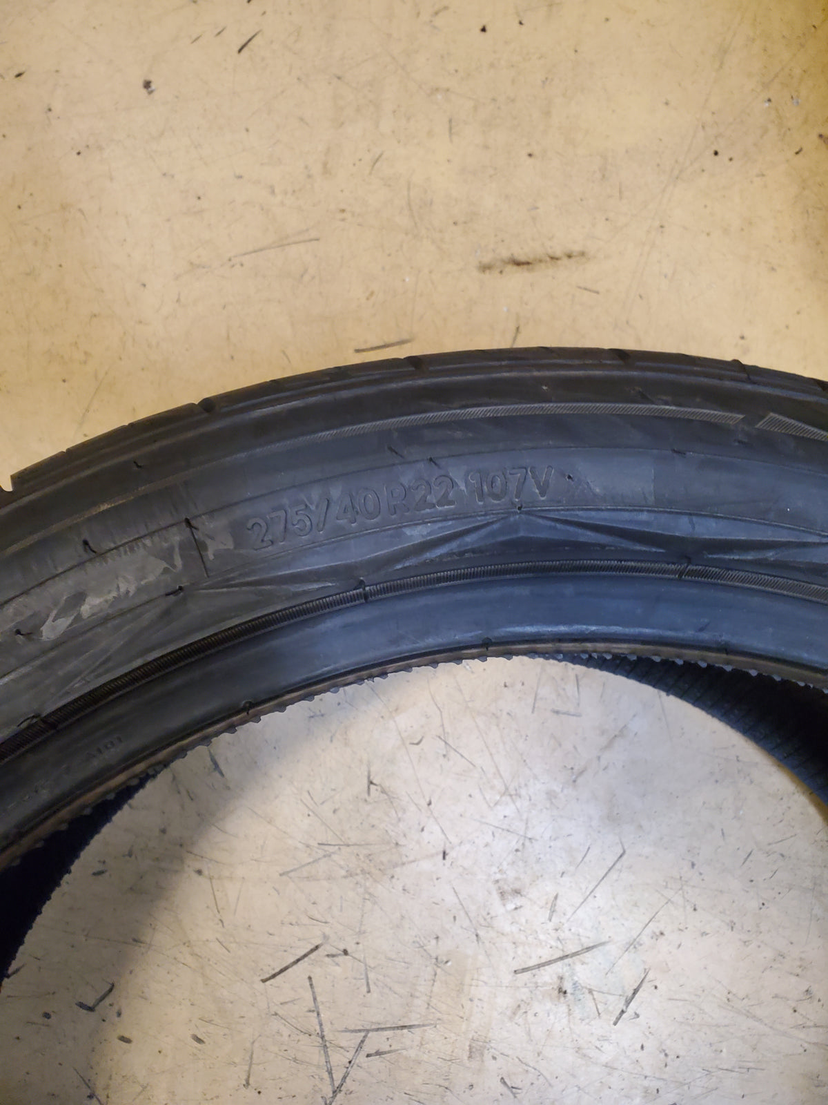 NITTO NT420V BSW P 275 40 22 107V ALL SEASON TIRE 207480
