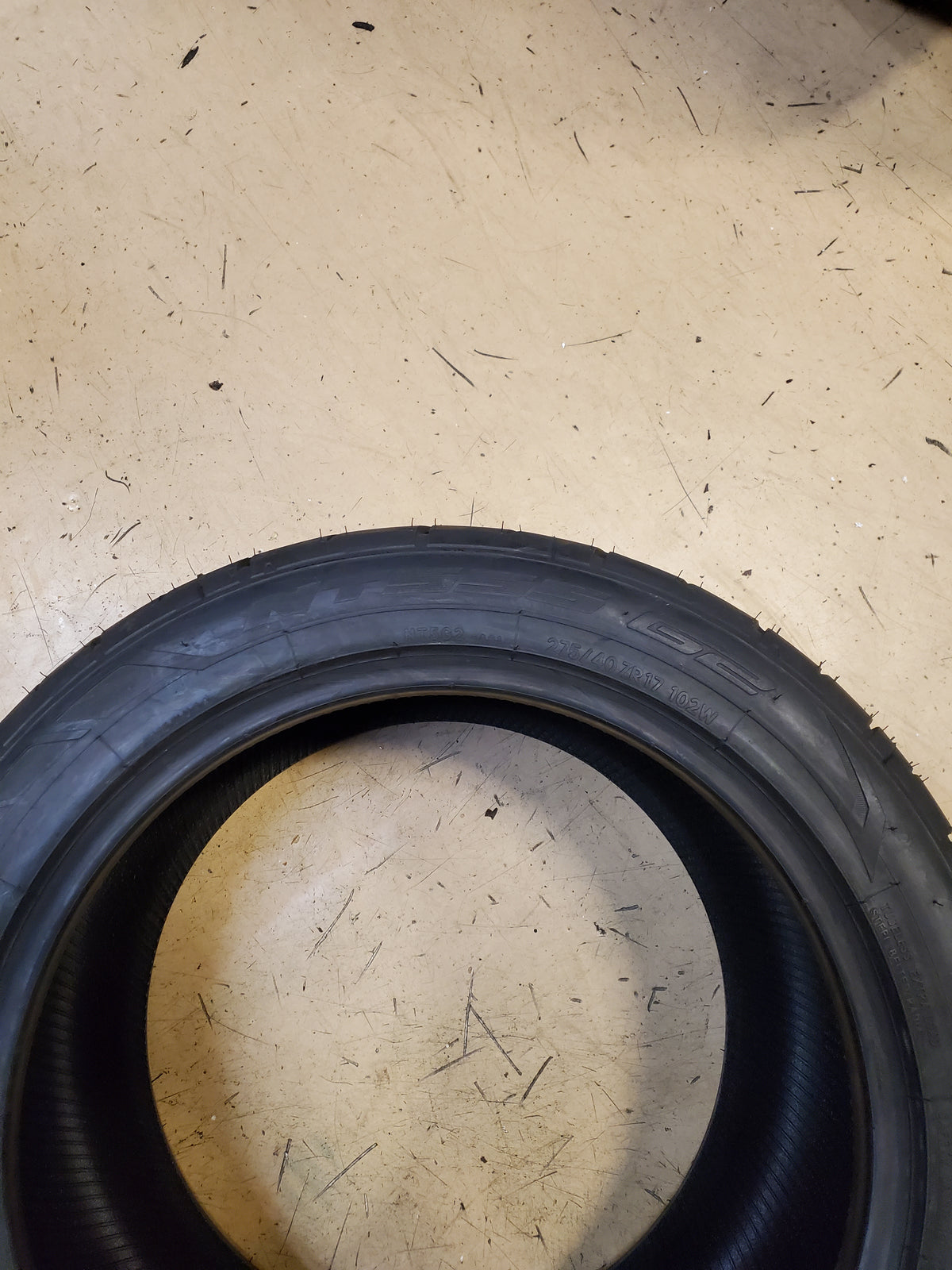 NITTO NT555 G2 BSW P 275 40 17 102W XL UHP TIRE 211320