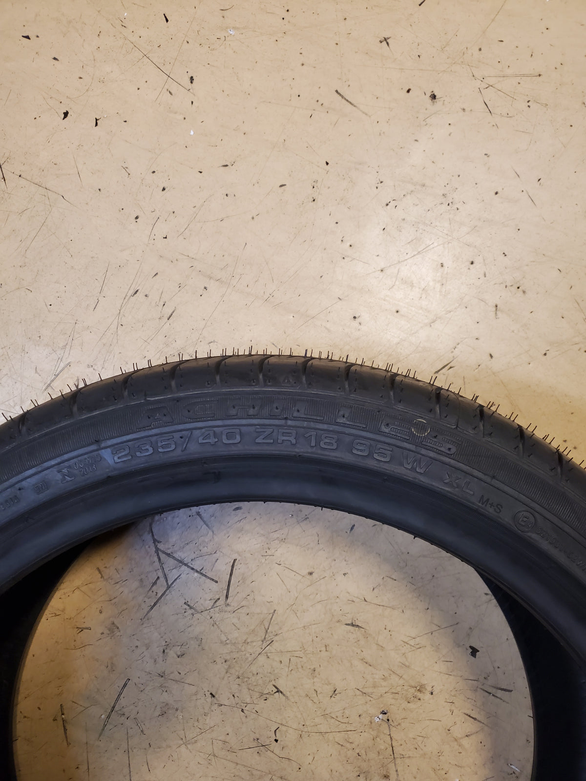 NOS ACHILLES 2233 BSW P 235 40 18 95W XL UHP TIRE MAC234018
