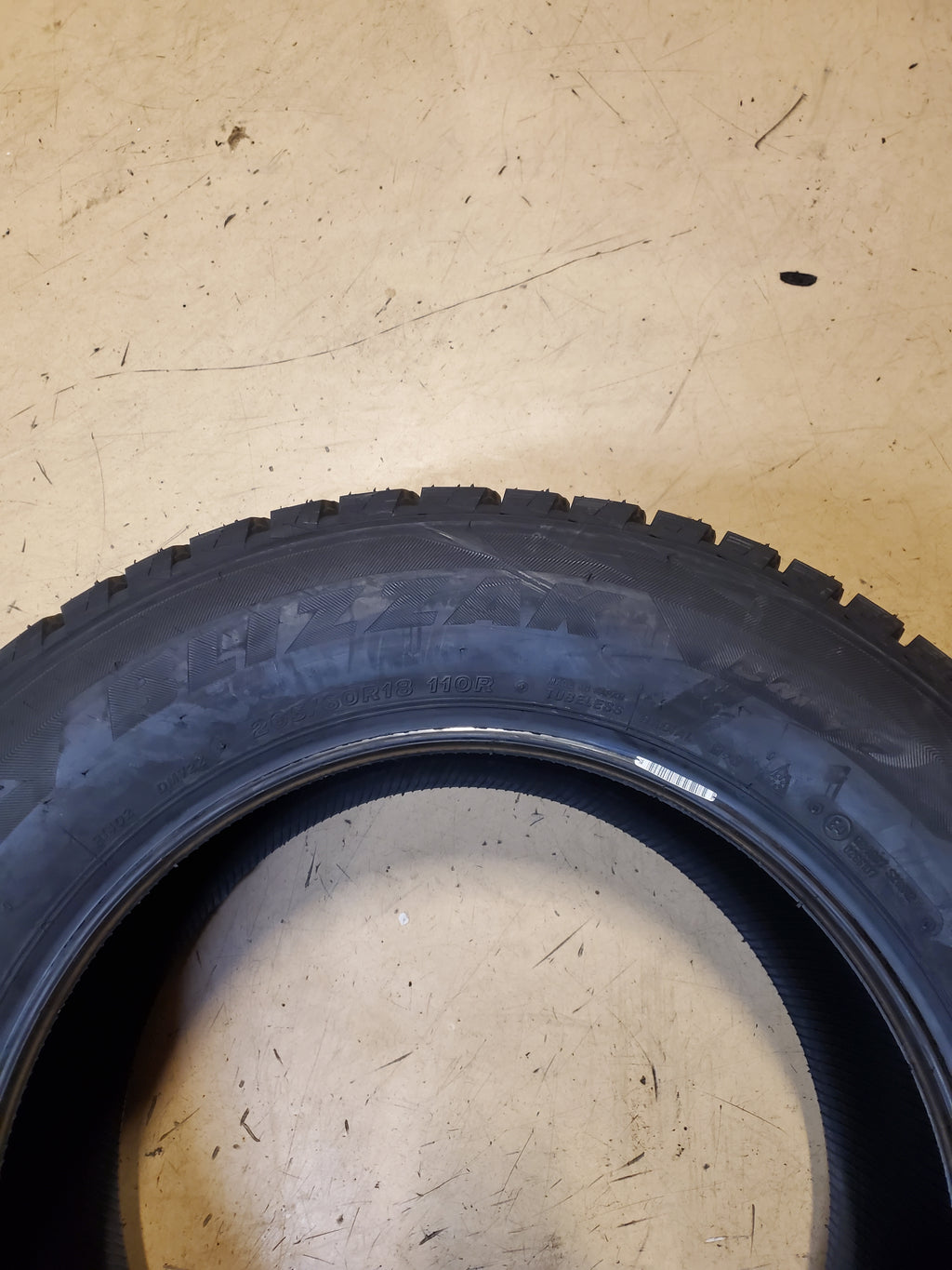 2 BRIDGESTONE BLIZZAK DM-V2 BSW P 265/60R18 110R WINTER TIRE 016049