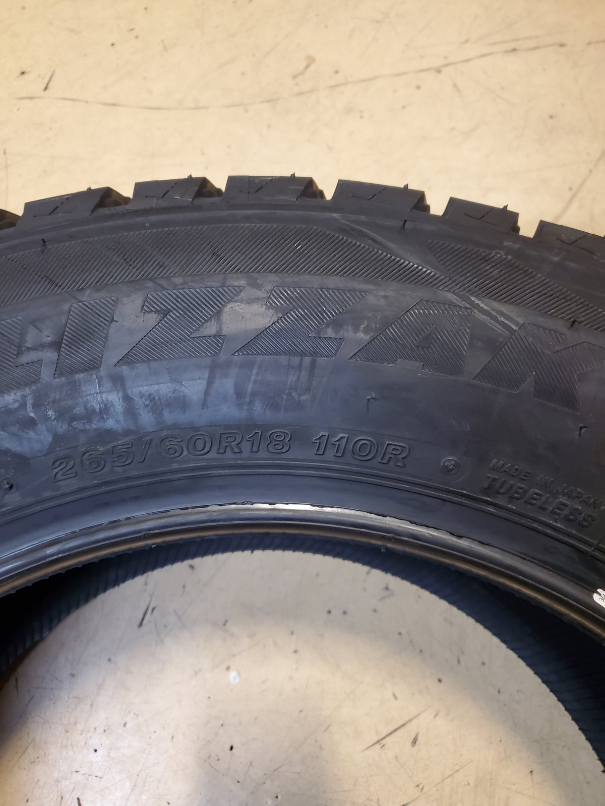 2 BRIDGESTONE BLIZZAK DM-V2 BSW P 265/60R18 110R WINTER TIRE 016049
