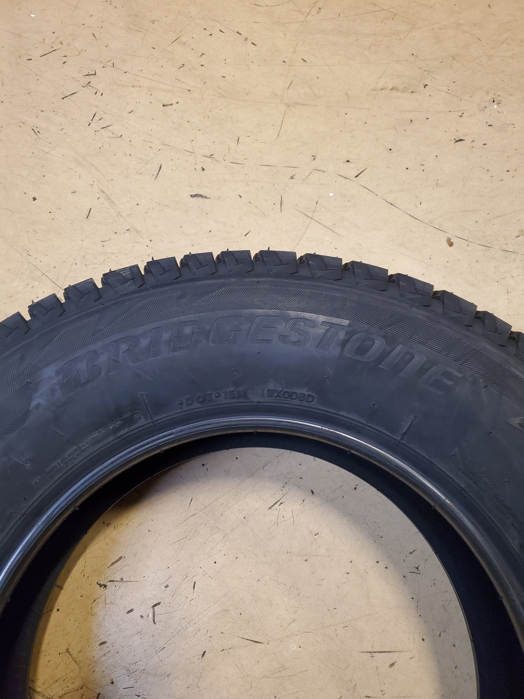 BRIDGESTONE BLIZZAK DM-V2 BSW P 245 70 17 110S WINTER TIRE 016372