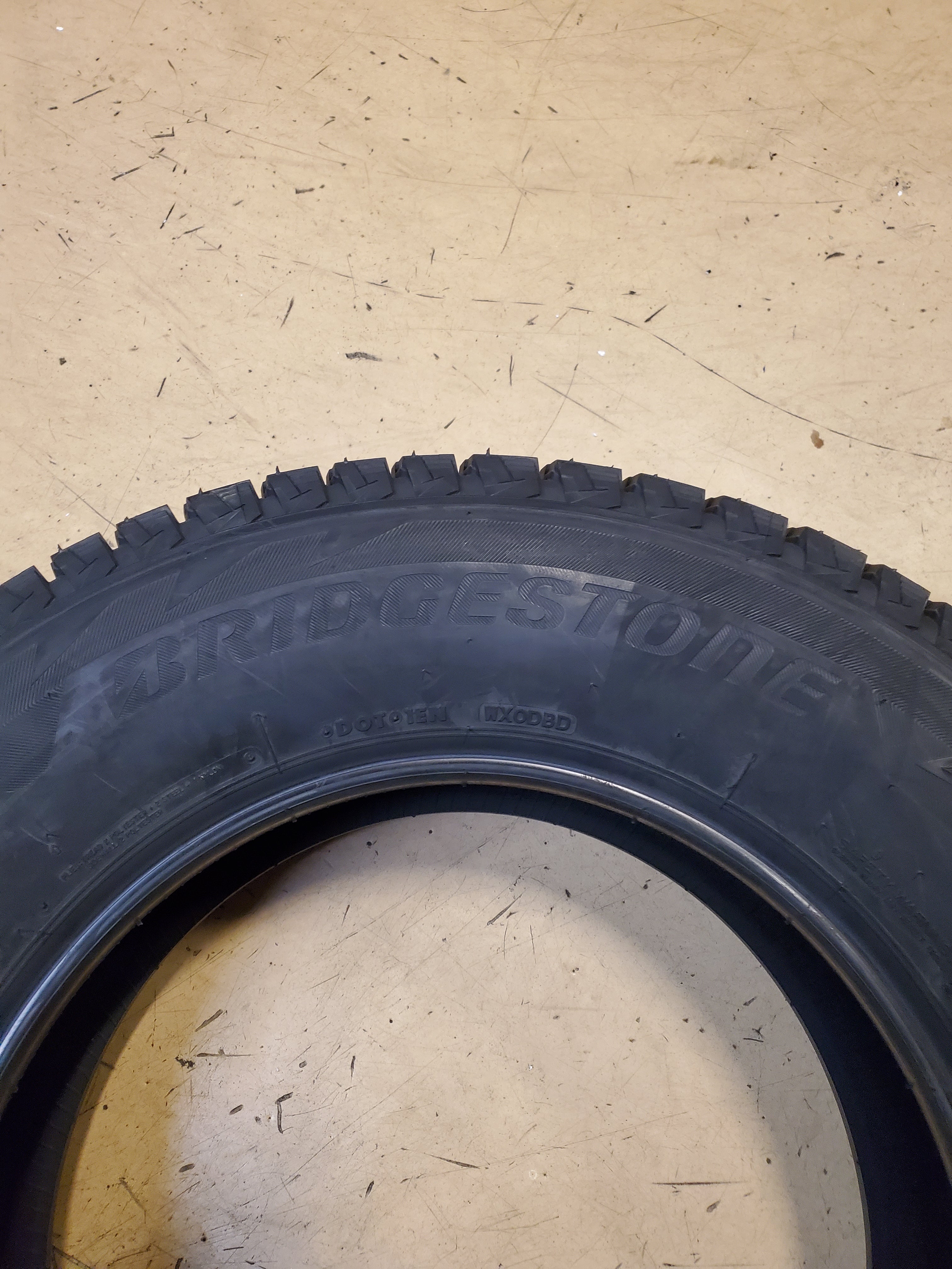 BRIDGESTONE BLIZZAK DM-V2 BSW P 245 70 17 110S WINTER TIRE 016372