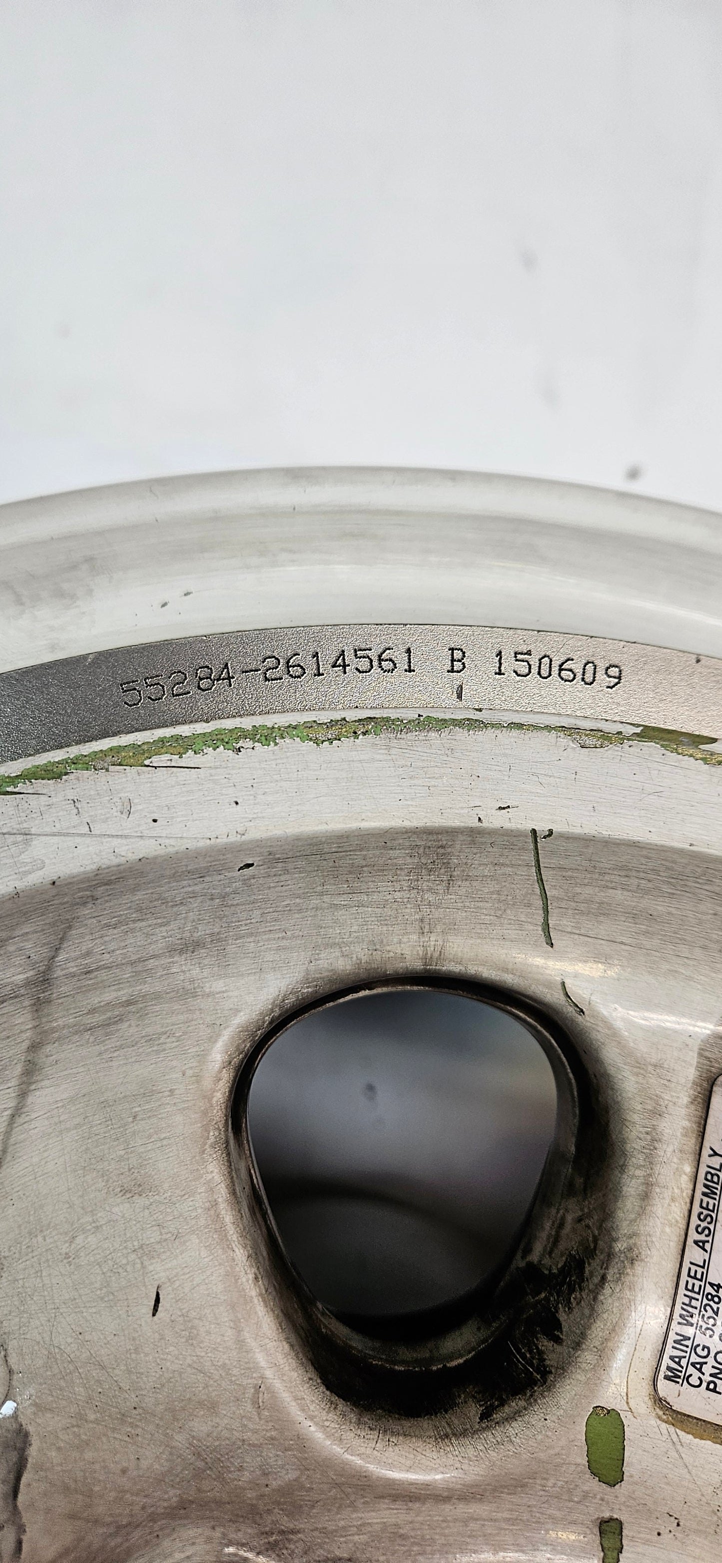HONEYWELL WHEEL LANDING GEAR 34X10.5-R16  WHITE T-39 AIRCRAFT WHEEL 2614501-2