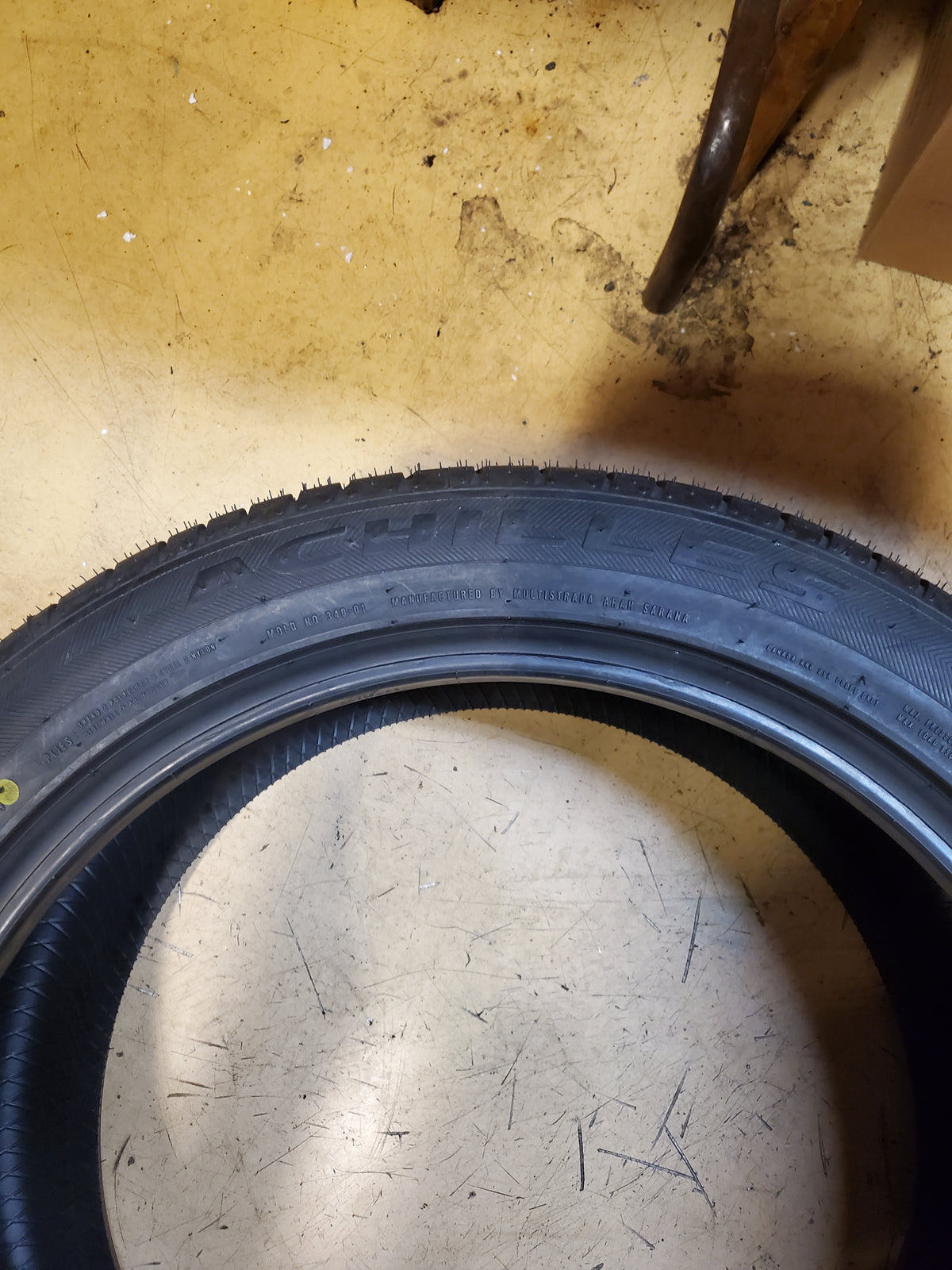 ACHILLES DESERT HAWK UHP BSW P 275 40 20 106V XL TIRE MAG274020