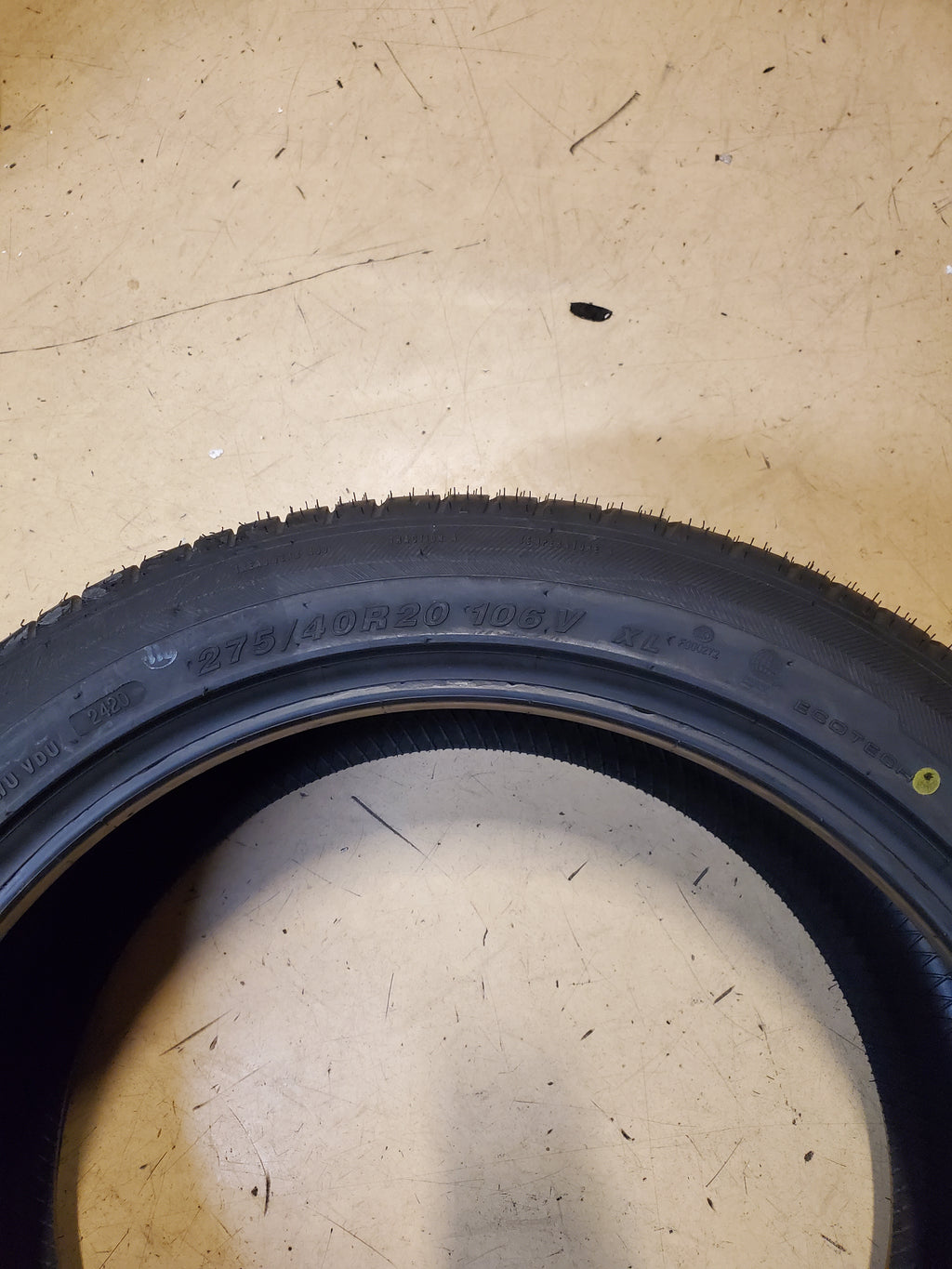 ACHILLES DESERT HAWK UHP BSW P 275 40 20 106V XL TIRE MAG274020