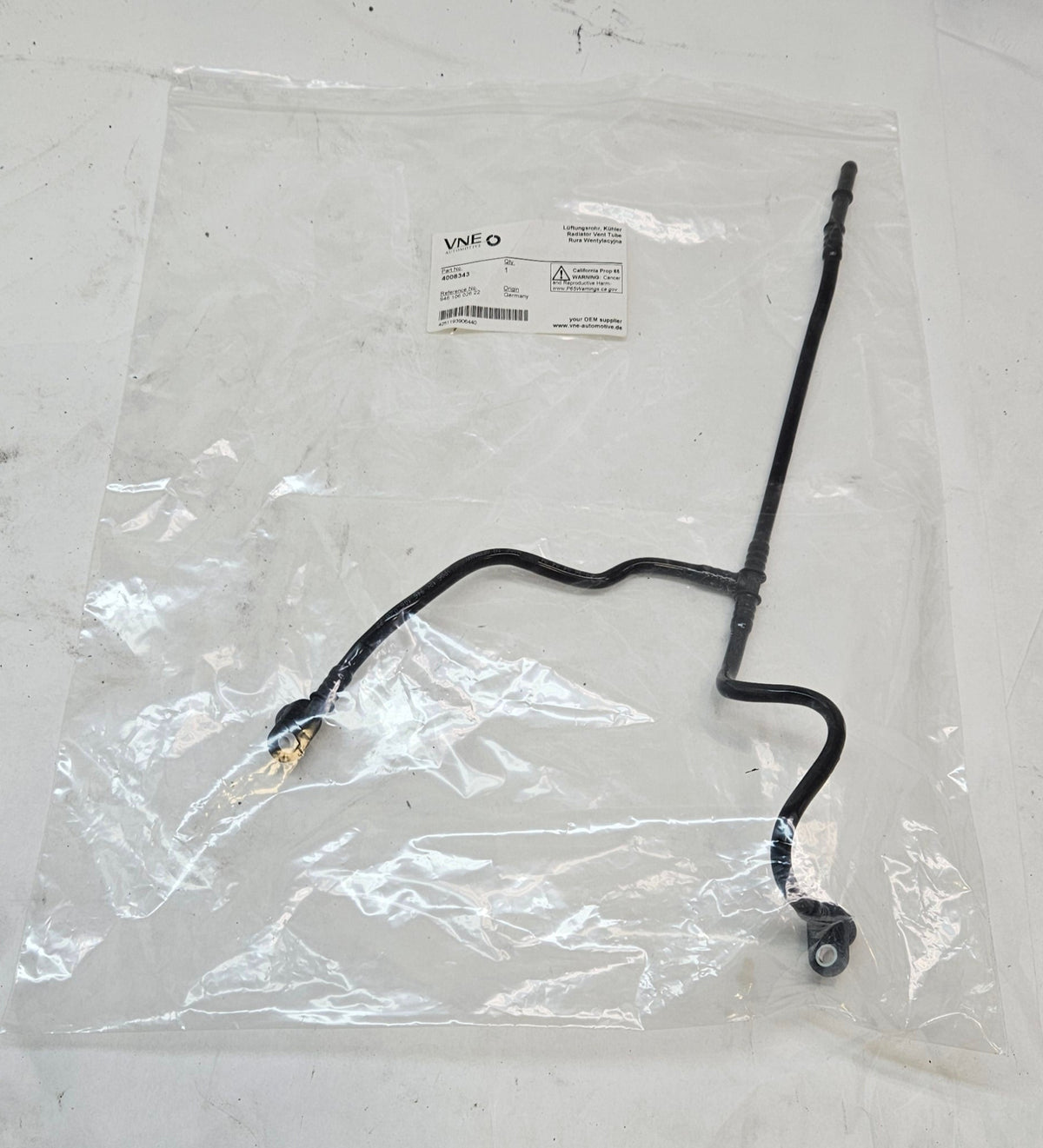 PORSCHE 4008343 COOLANT VENT LINE FOR LEFT/RIGHT CYLINDER HEADS - 94610602622 - O.E.M.