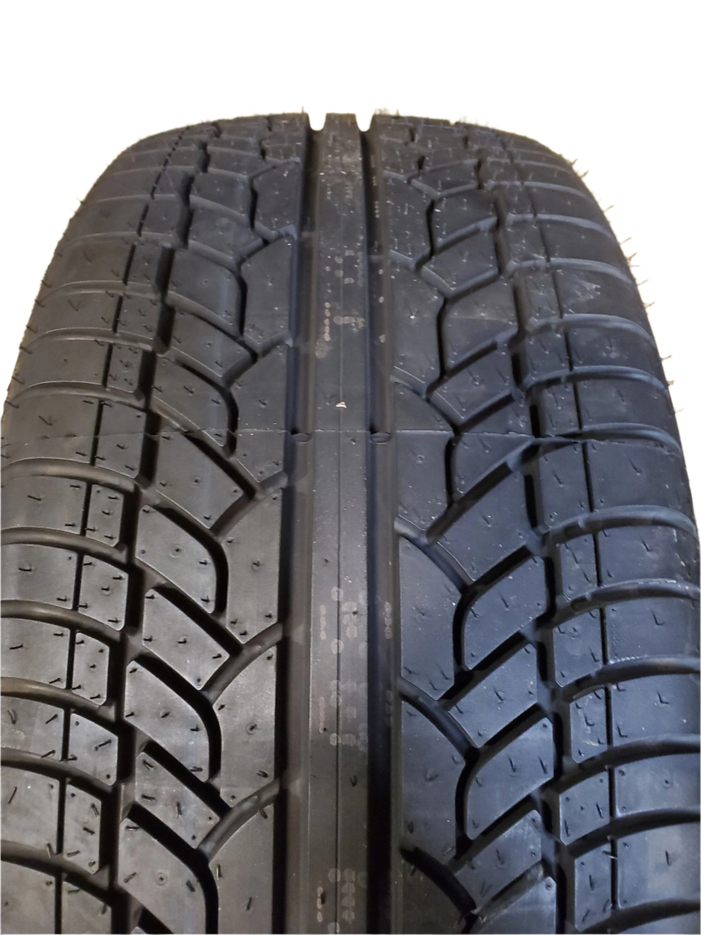 NOS ACHILLES DESERT HAWK UHP BSW P 245 30 22 95V XL TIRE MAG243022