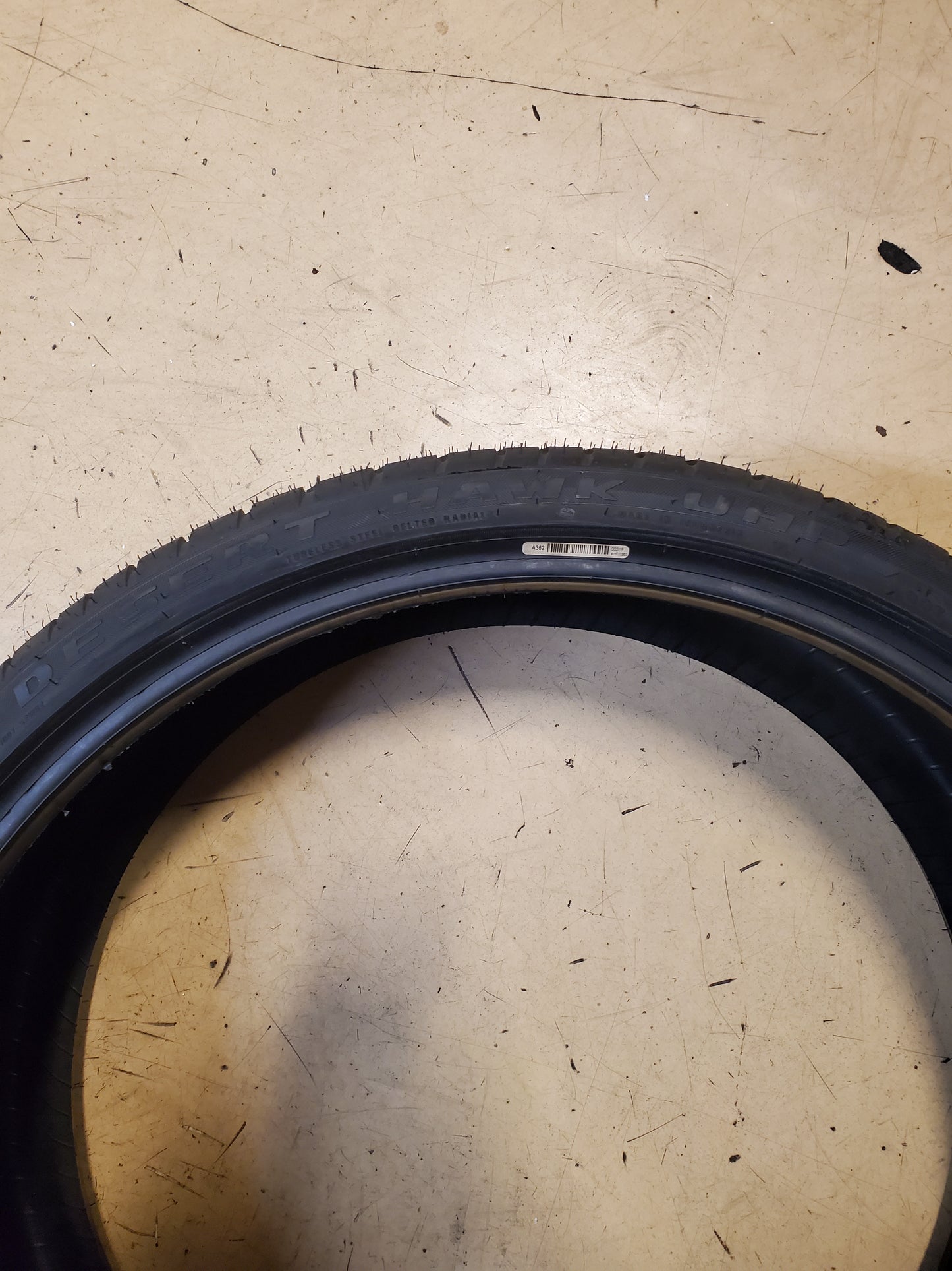 NOS ACHILLES DESERT HAWK UHP BSW P 245 30 22 95V XL TIRE MAG243022