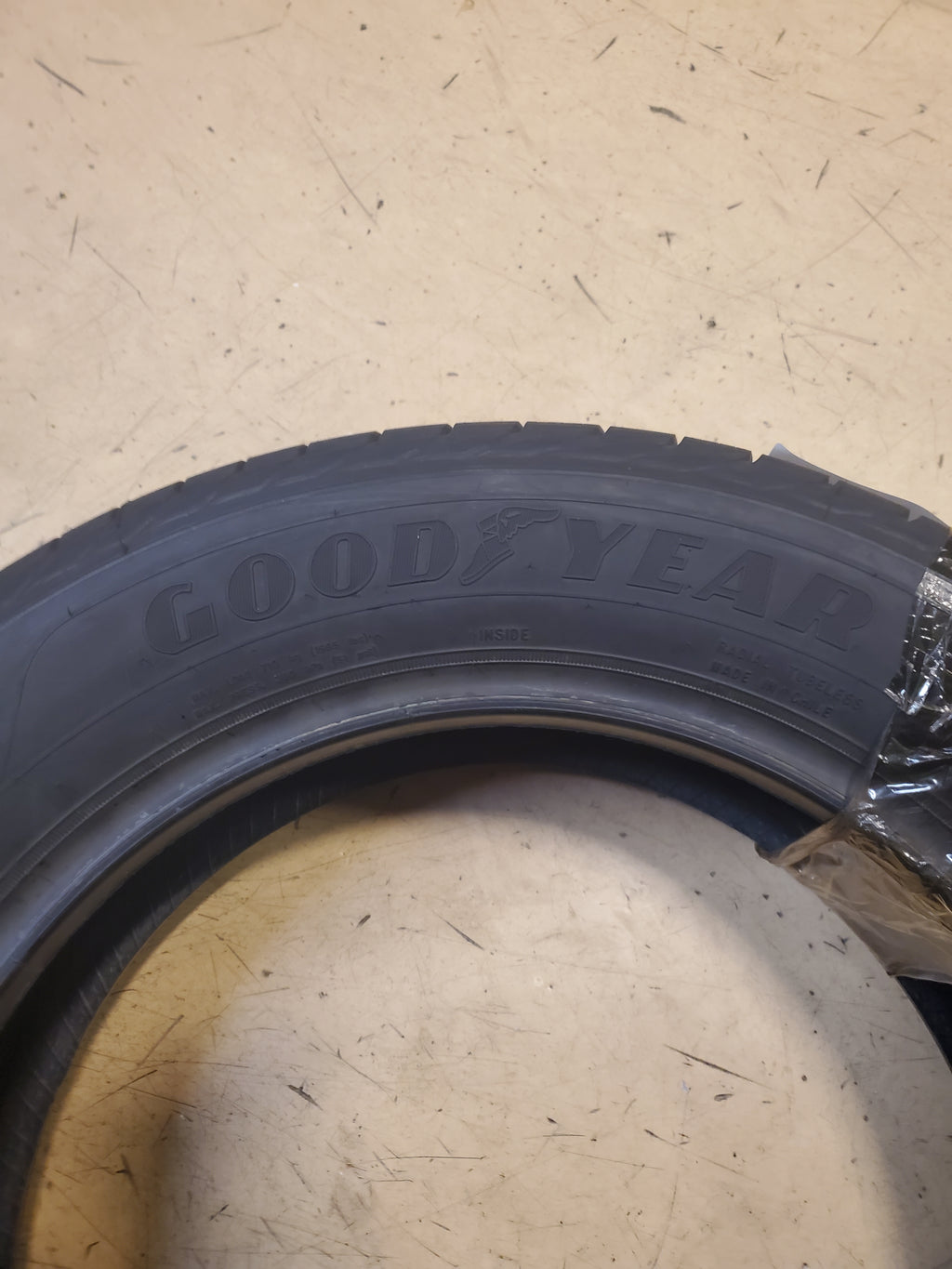 GOODYEAR ASSURANCE WEATHERREADY P 215 60 17 96H ALL WEATHER TIRE 767322537