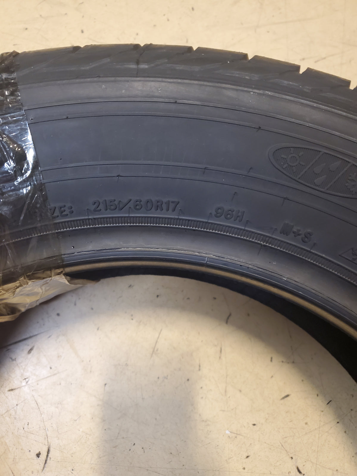 GOODYEAR ASSURANCE WEATHERREADY P 215 60 17 96H ALL WEATHER TIRE 767322537