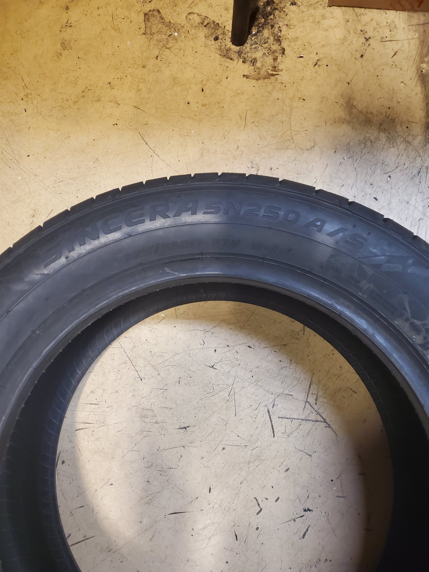 NOS FALKEN SINCERA SN250 A/S BSW P 225 55 17 97V ALL SEASON TIRE 28292762