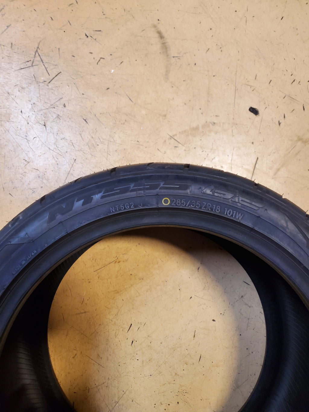 NITTO NT555 G2 BSW P 285 35 18 101W XL UHP TIRE 211430