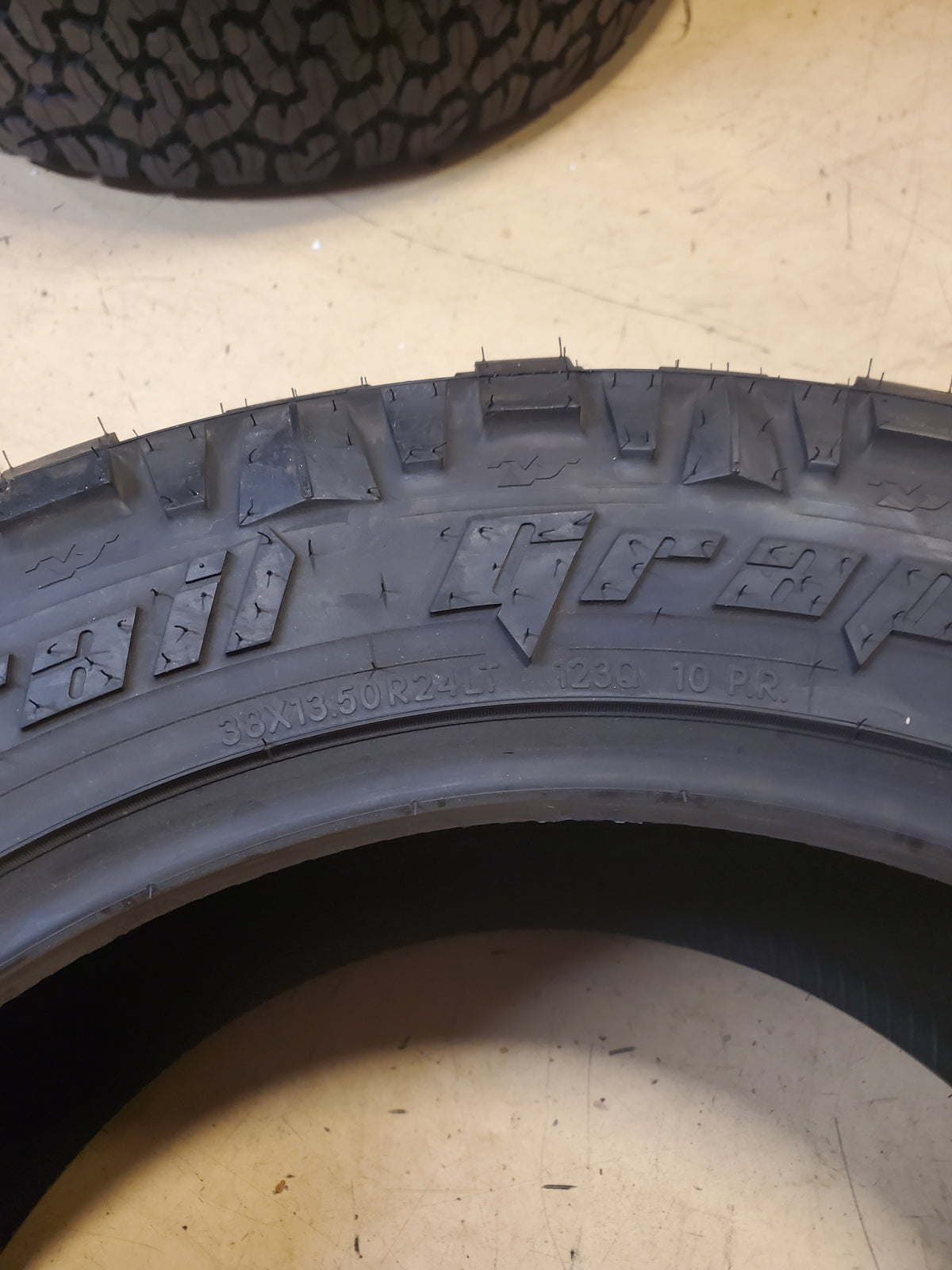 NOS NITTO TRAIL GRAPPLER M/T BSW LT 38 13.50 24 123Q 10PLY MUD TIRE 205820