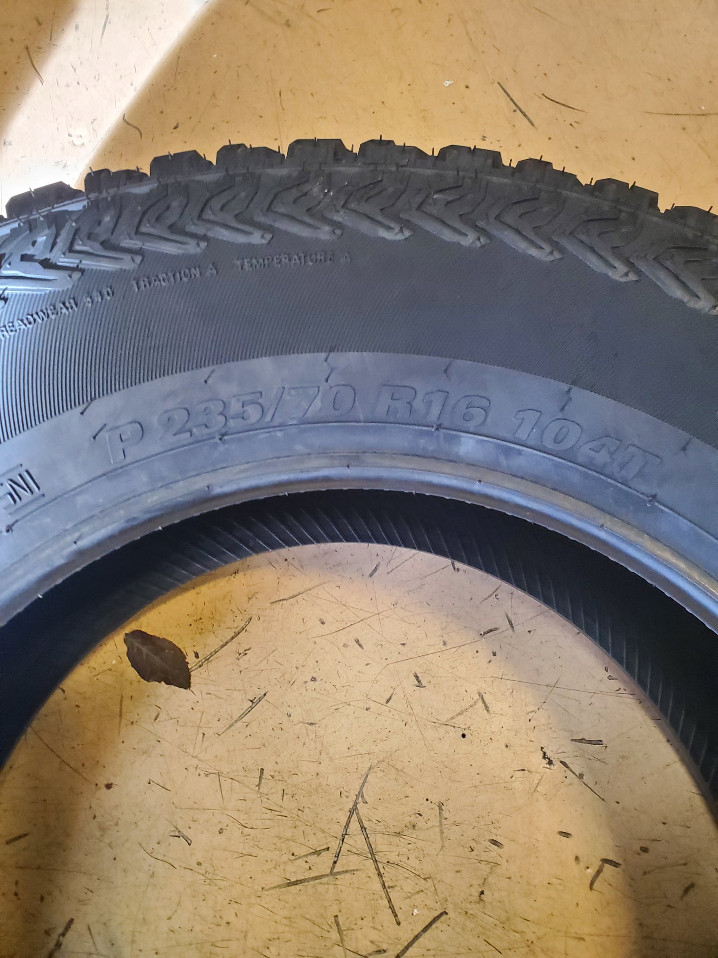KUMHO ROAD VENTURE AT51 BSW P 235 70 16 104T ALL TERRAIN TIRE 2169493