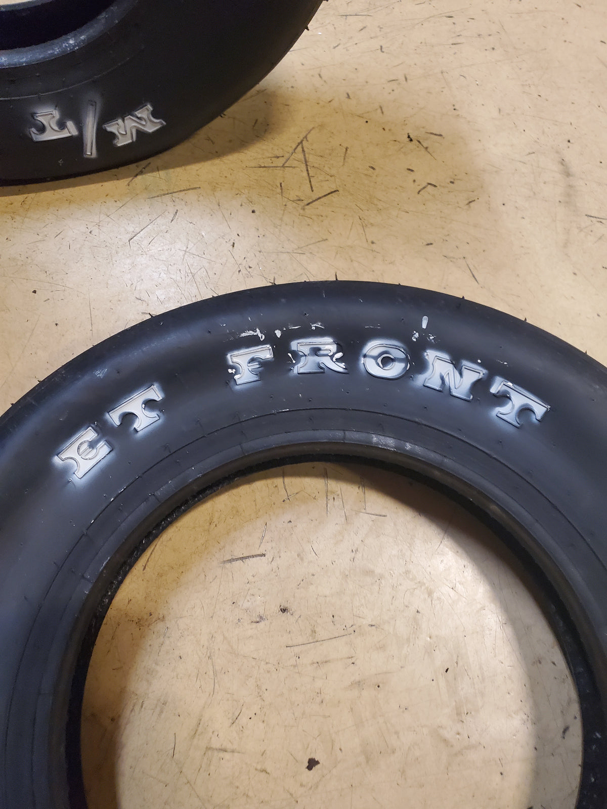 MICKEY THOMPSON ET FRONT RWL 26 4 15 DRAG TIRE 250925