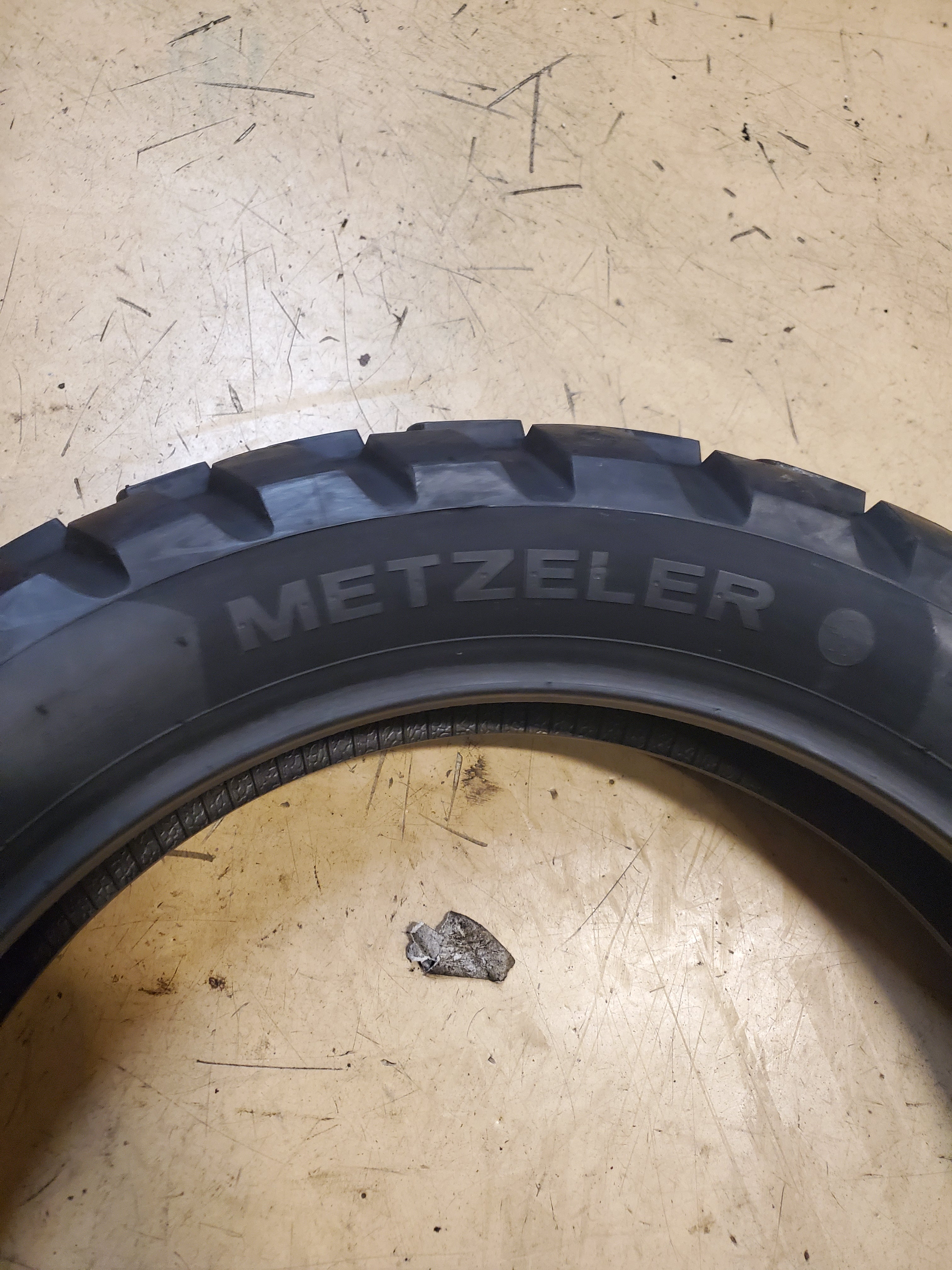 METZELER KAROO 4 BSW  140 80 17 69Q REAR MOTORCYCLE TIRE 4172900