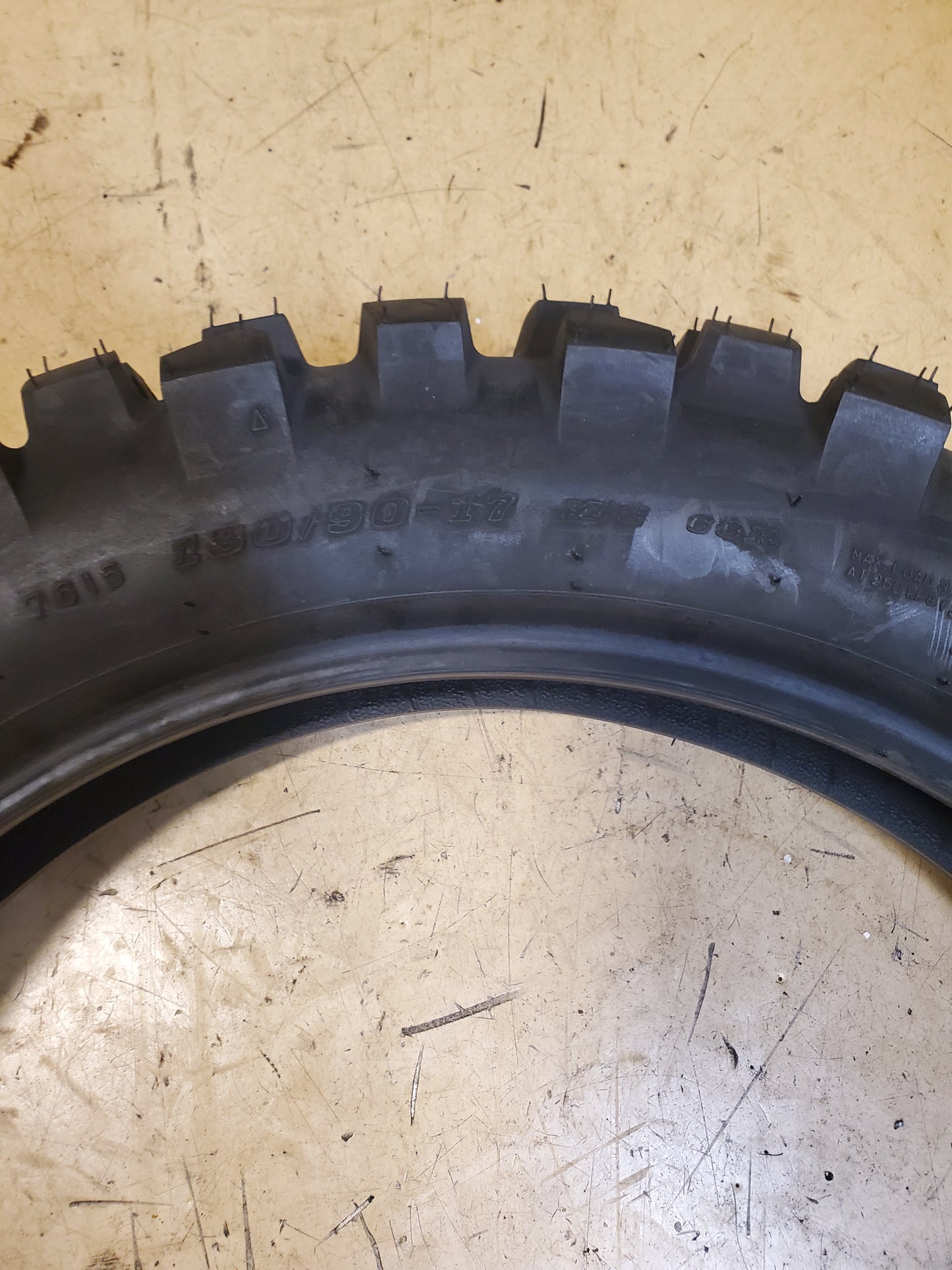 DUNLOP D606 BSW 130 90 17 68R REAR MOTORCYCLE TIRE 45162297