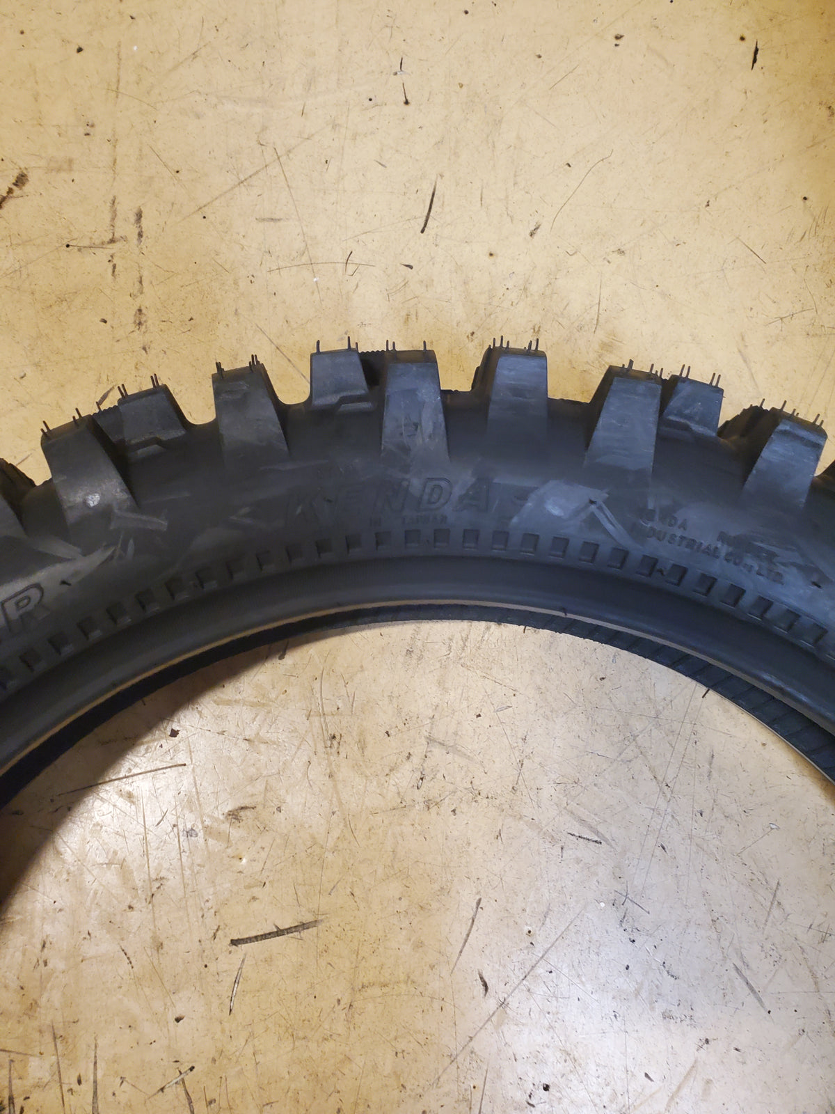 KENDA TRAKMASTER K-760 BSW  110 100 18 64M REAR DIRT BIKE TIRE 14792006