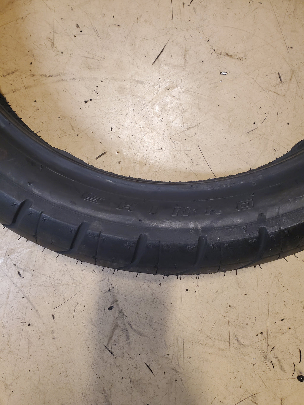 SHINKO FS230 TOUR MASTER BSW 110 90 18 61V FRONT MOTORCYCLE TIRE 874162