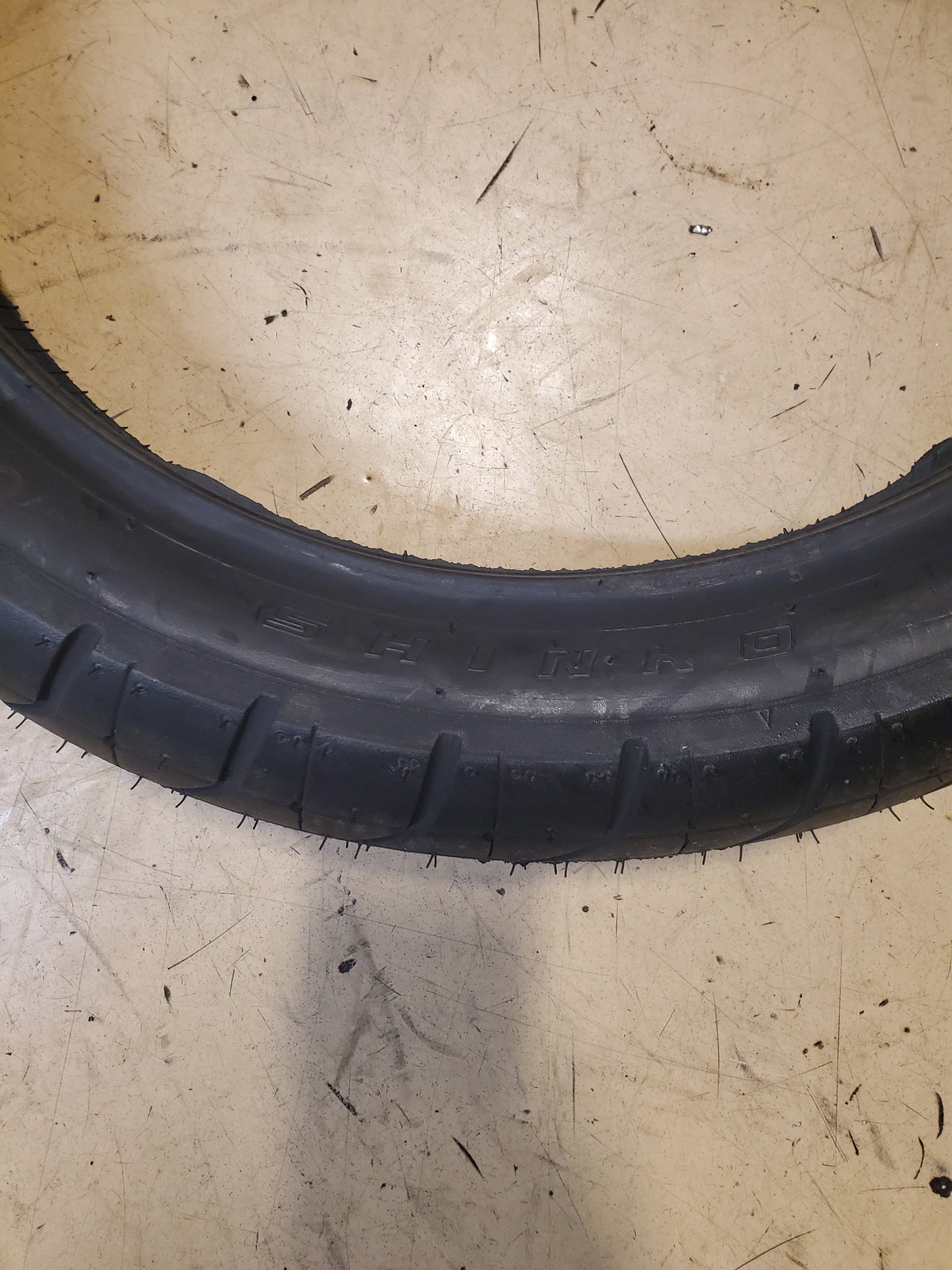 SHINKO FS230 TOUR MASTER BSW 110 90 18 61V FRONT MOTORCYCLE TIRE 874162