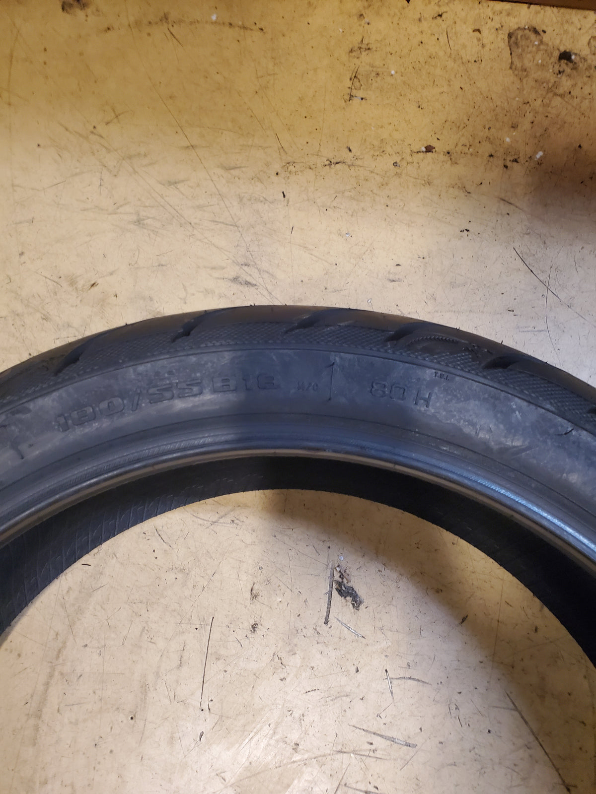 AVON COBRA CHROME AV92 BSW 180 55 18 80H REAR MOTORCYCLE TIRE 638193