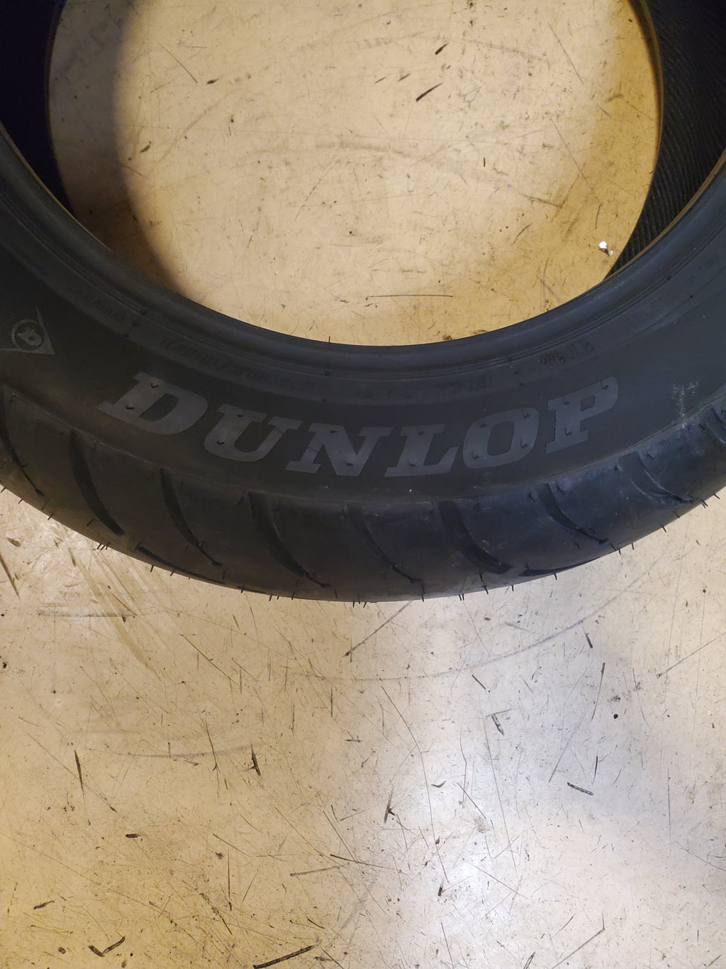 DUNLOP ELITE 4 BSW  180 70 16 77H REAR MOTORCYCLE TIRE 45119303