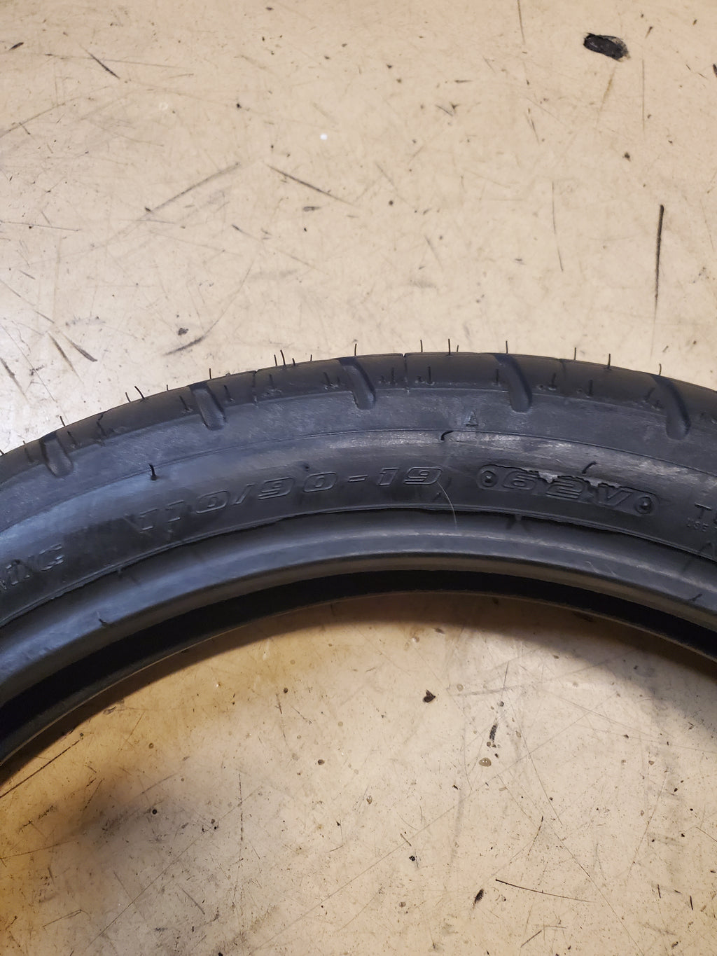 NOS SHINKO F230 TOUR MASTER BSW  110 90 19 62V FRONT MOTORCYCLE TIRE 874163