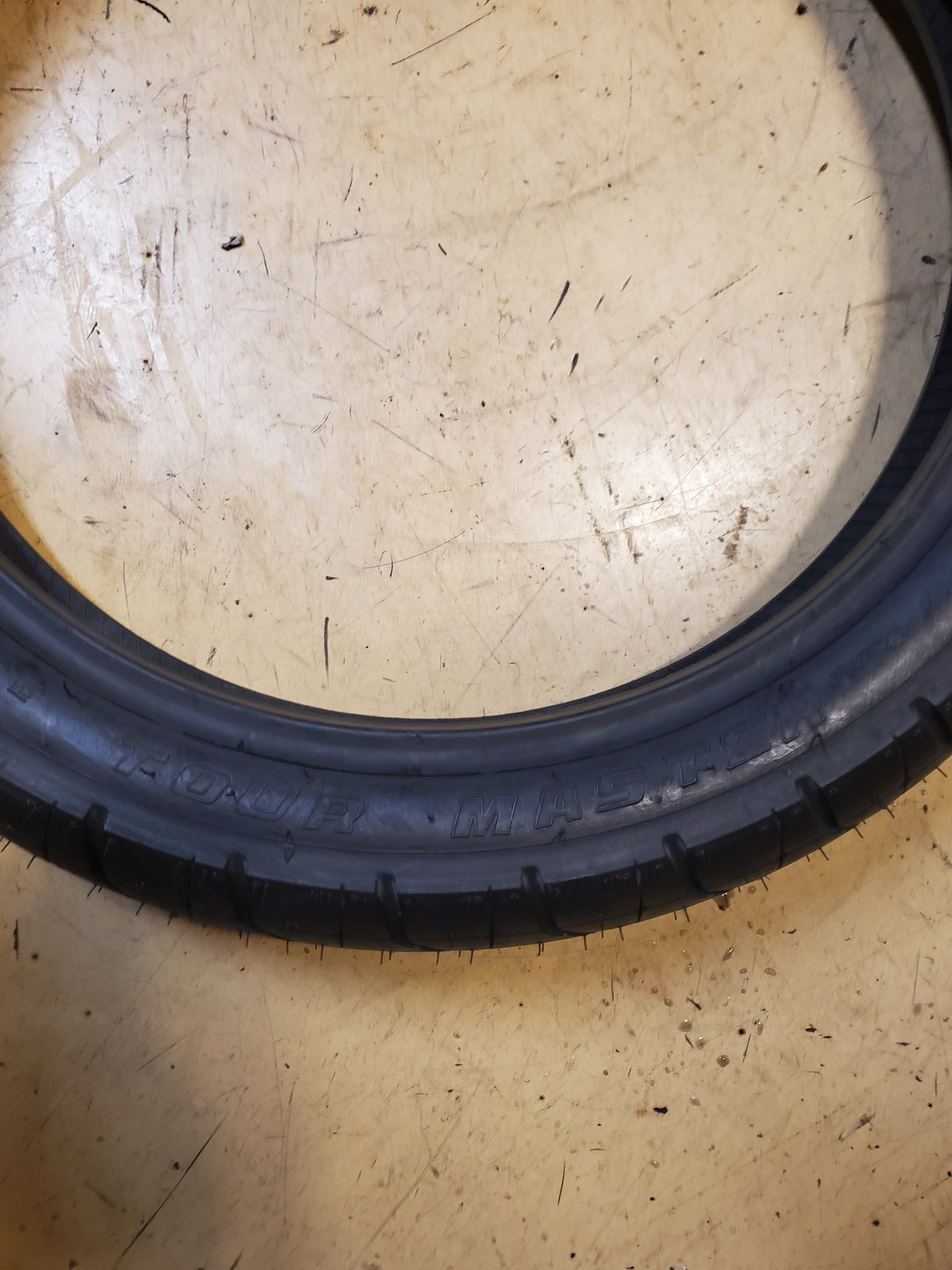 NOS SHINKO F230 TOUR MASTER BSW  110 90 19 62V FRONT MOTORCYCLE TIRE 874163