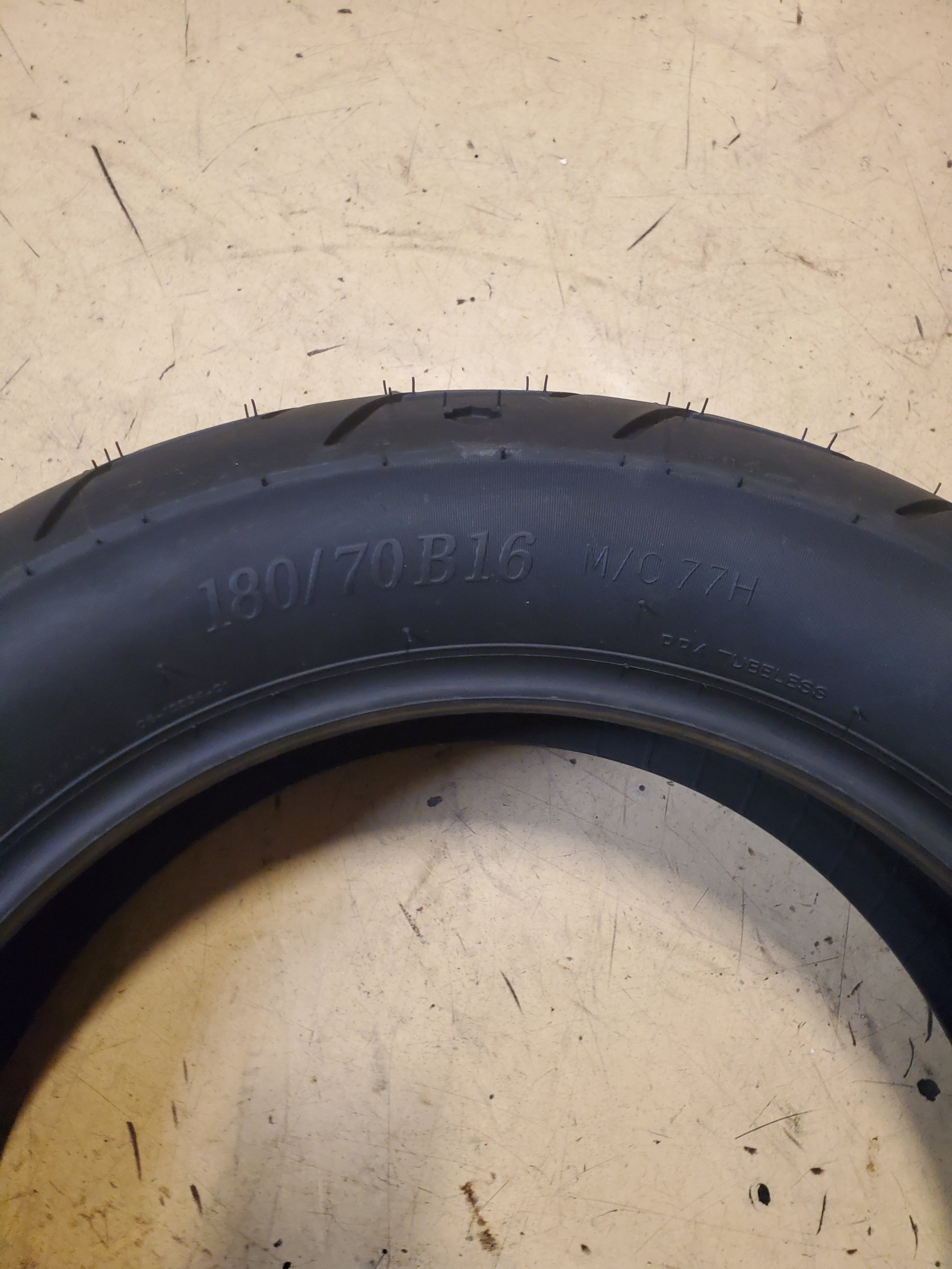 MICHELIN SCORCHER 31 HARLEY DAVIDSON 180 70 16 77H REAR MOTORCYCLE TIRE 63478