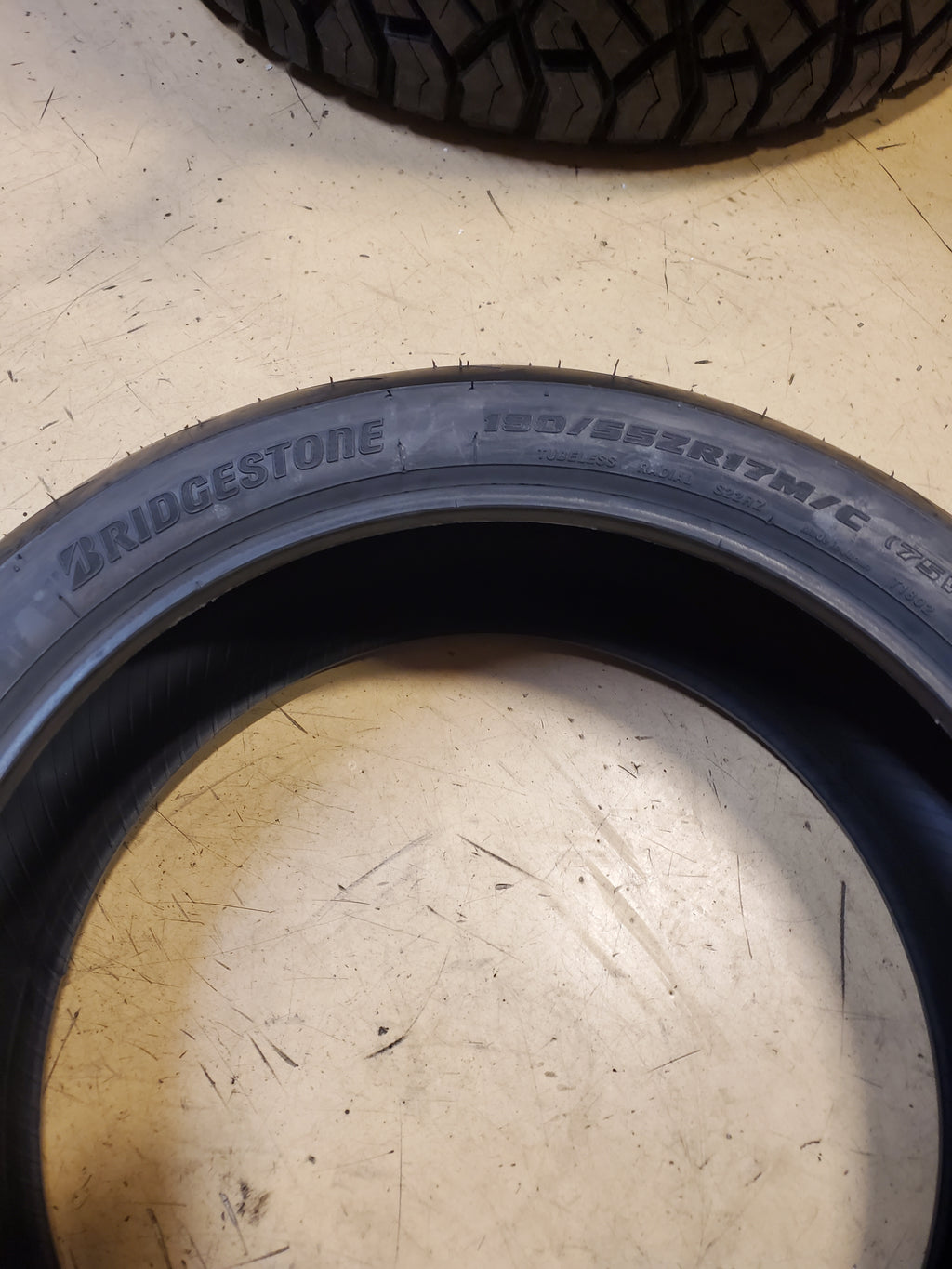 BRIDGESTONE BATTLAX HYPERSPORT S22R BSW 190 55 17 75W REAR TIRE 009848