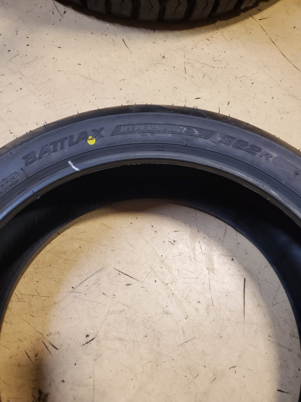 BRIDGESTONE BATTLAX HYPERSPORT S22R BSW 190 55 17 75W REAR TIRE 009848