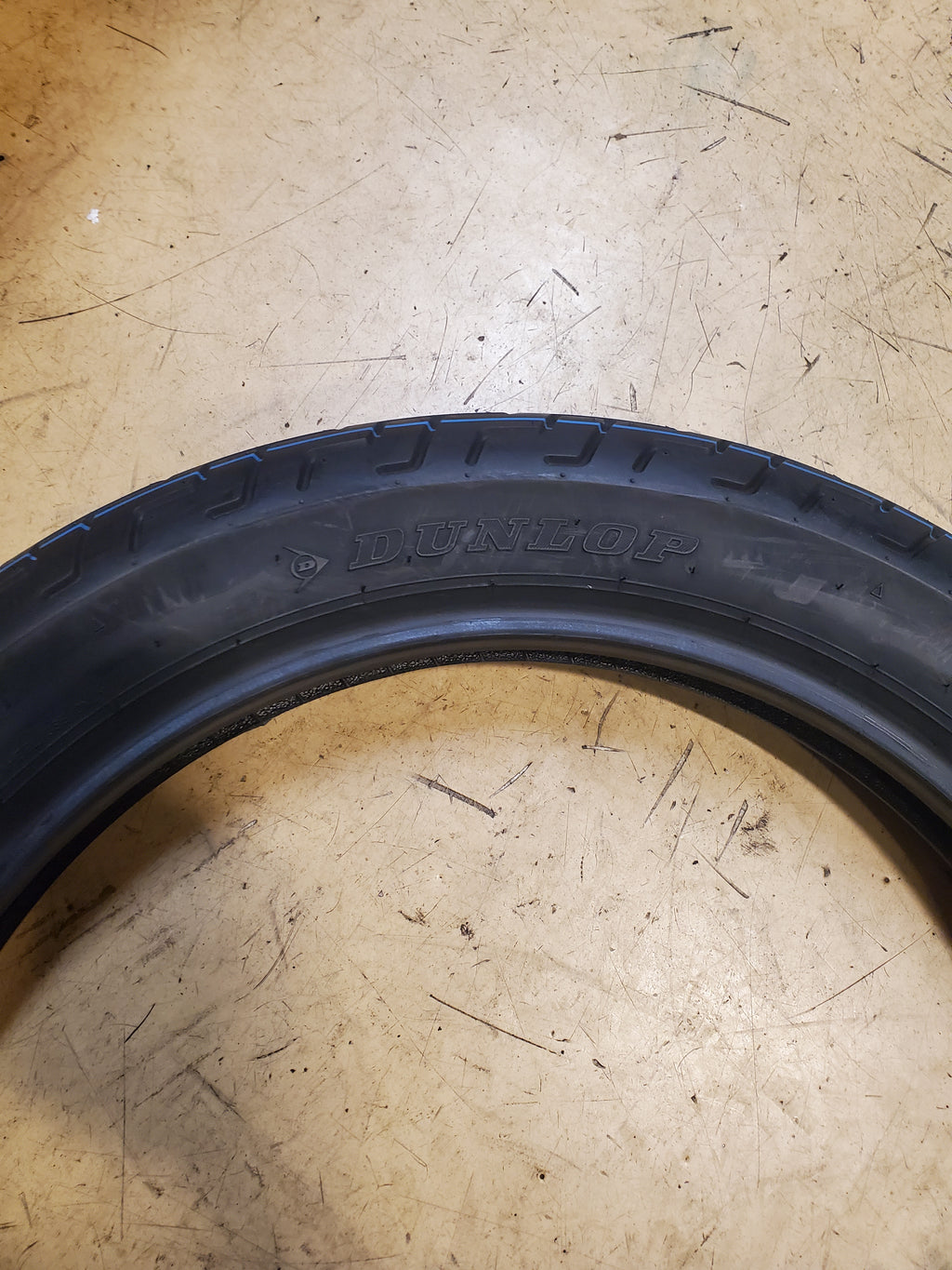 DUNLOP D404F BSW 110 90 18 61H FRONT MOTORCYCLE TIRE 45605475