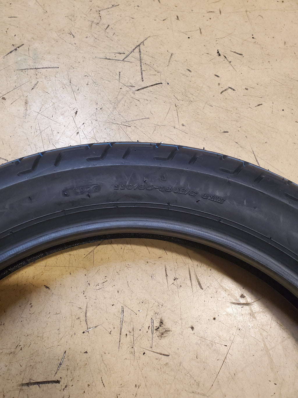 DUNLOP D404F BSW 110 90 18 61H FRONT MOTORCYCLE TIRE 45605475