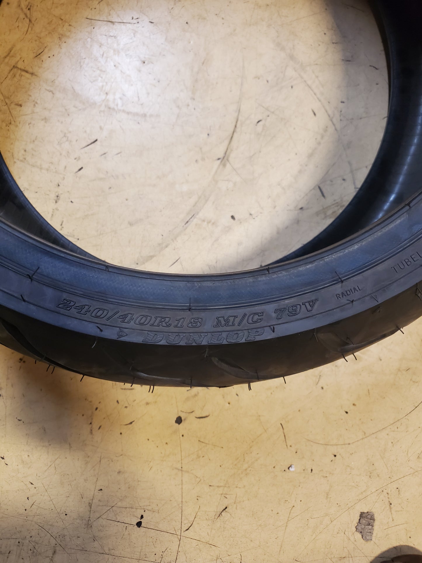 DUNLOP AMERICAN ELITE BSW 240 40 18 79V REAR MOTORCYCLE TIRE 45131730