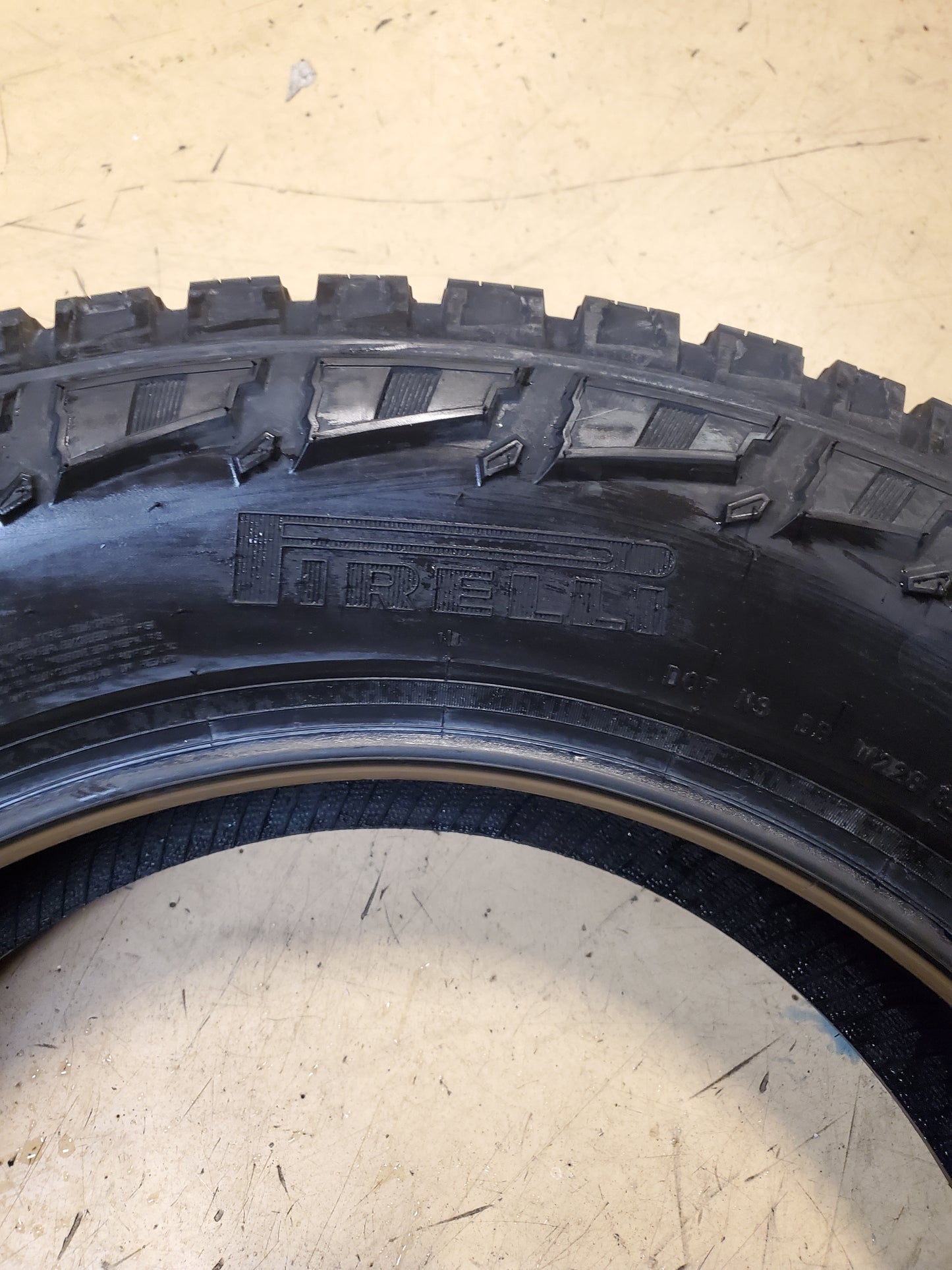 4 PIRELLI SCORPION ALL TERRAIN PLUS OWL P 275 60 20 115T TIRE 2722800