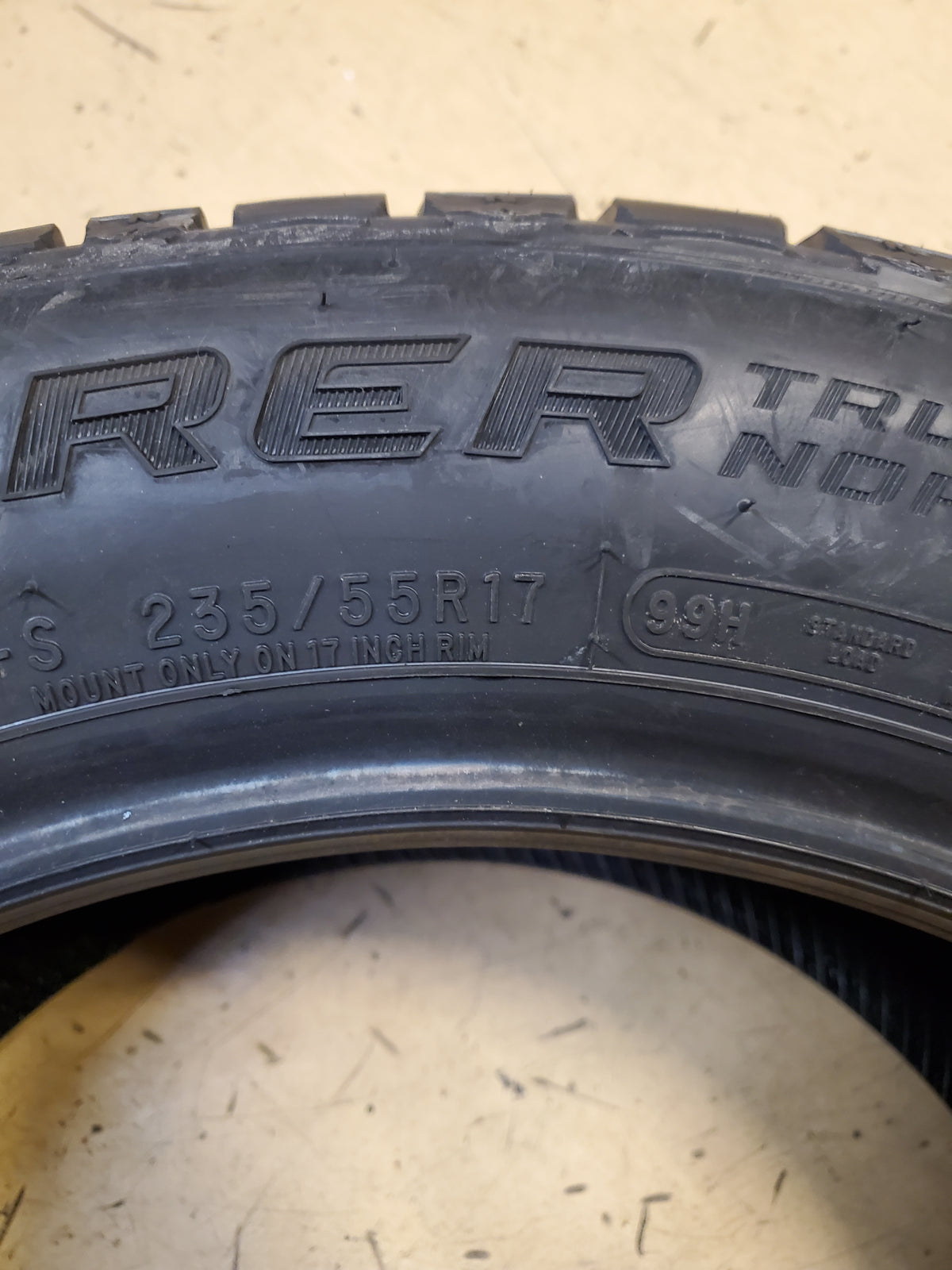 COOPER DISCOVERER TRUE NORTH BSW P 235 55 17 99H WINTER TIRE 166202004