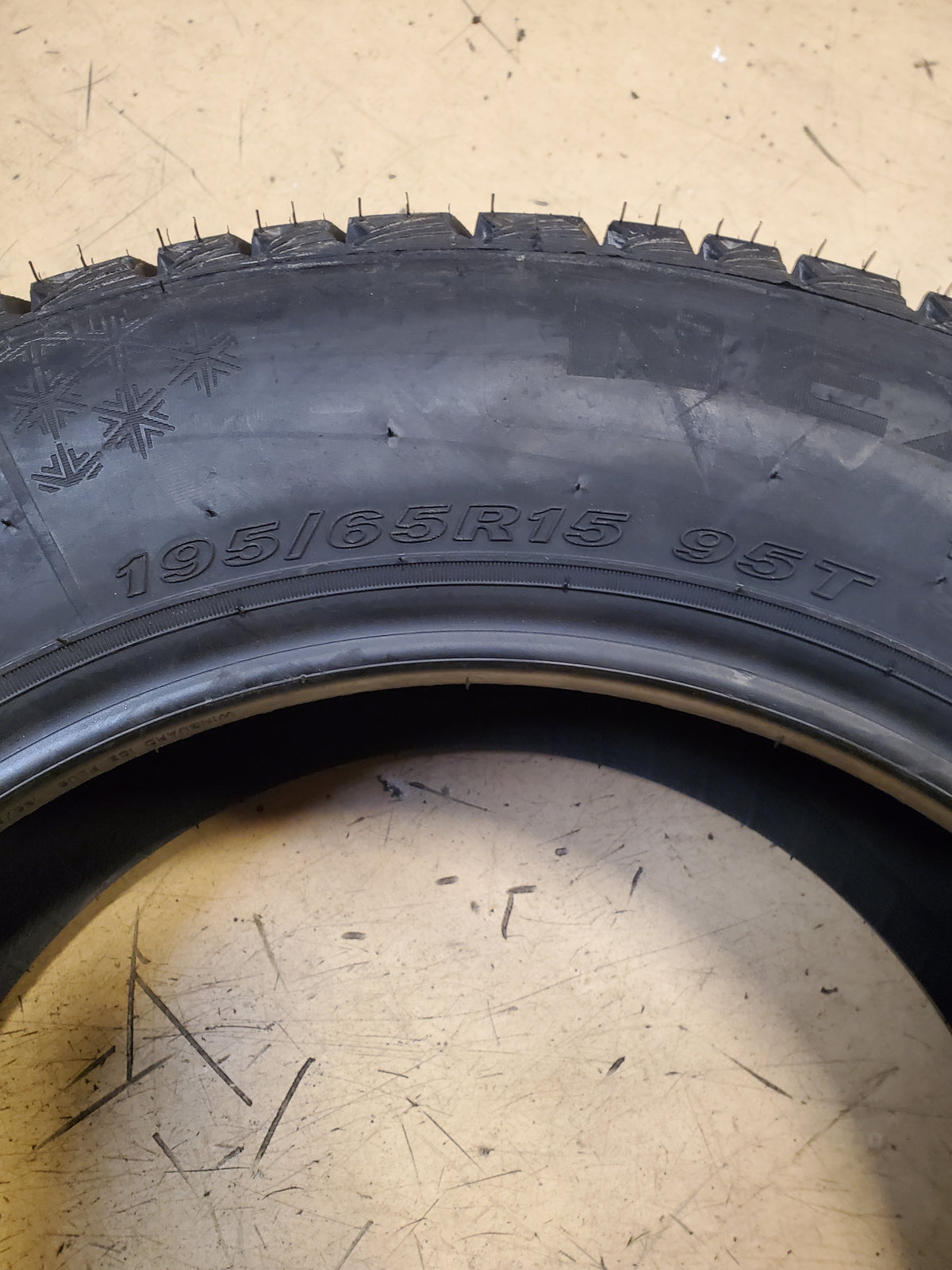 NEXEN WINGUARD ICE PLUS BSW P 195 65 15 95T XL WINTER TIRE 16027NXK