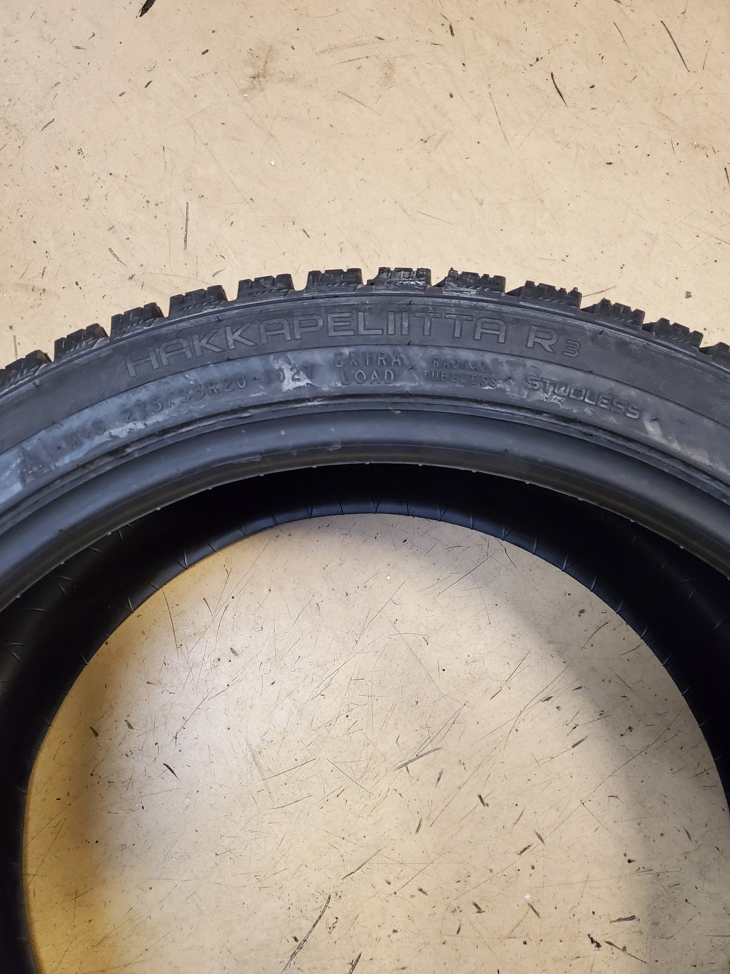 2 NOS NOKIAN HAKKAPELIITTA R3 BSW P 275 35 20 102T XL WINTER TIRE T430646