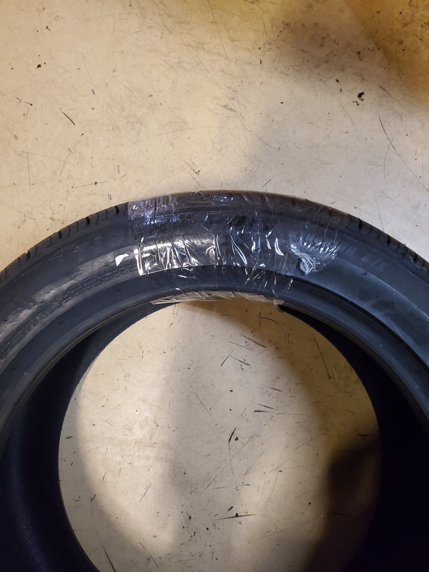 UNIROYAL TIGER PAW TOURING A/S BSW P 225 50 17 94V ALL SEASON TIRE 00864