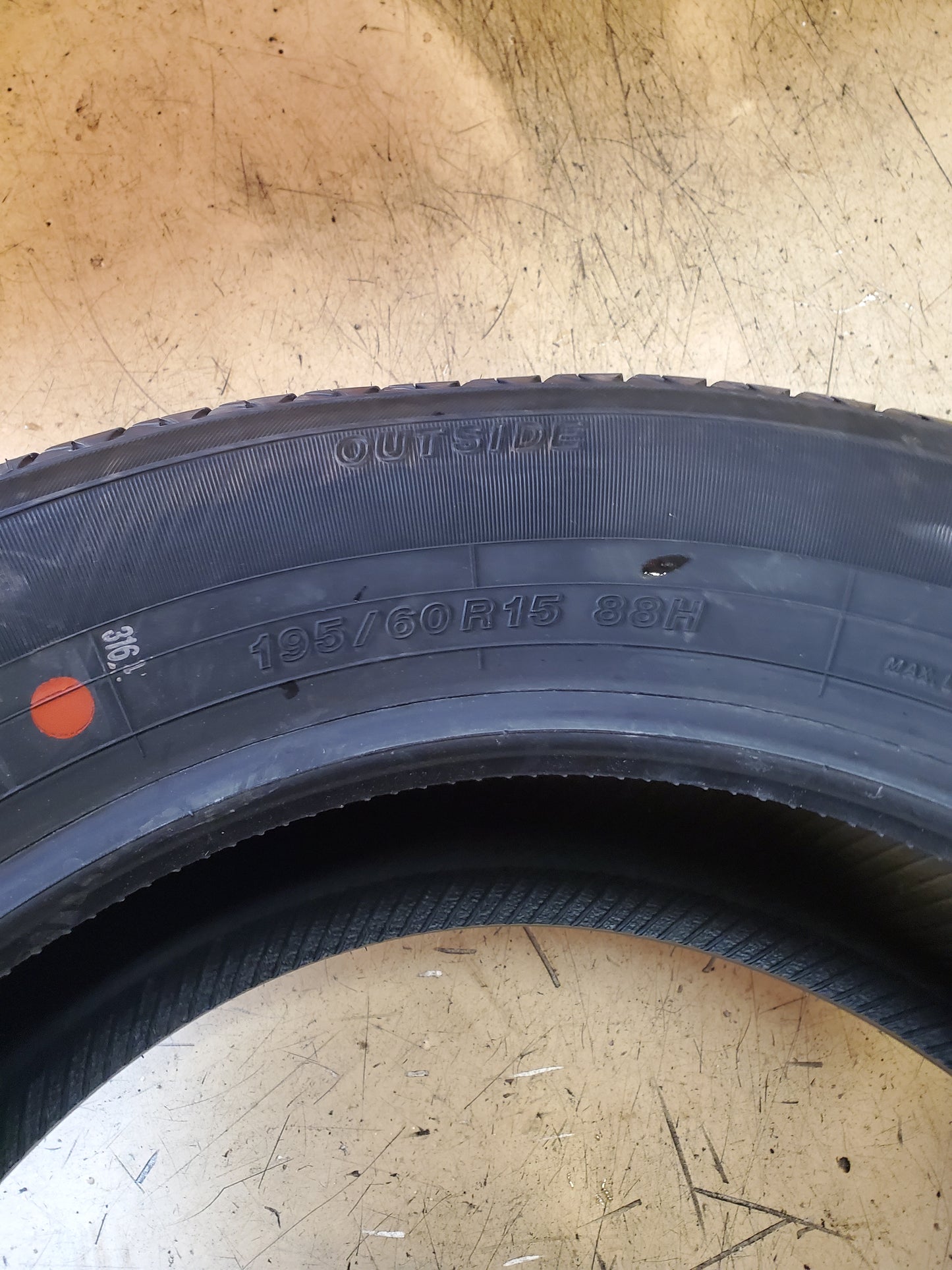YOKOHAMA AVID ASCEND GT BSW P 195 60 15 88H ALL SEASON TIRE 110132704