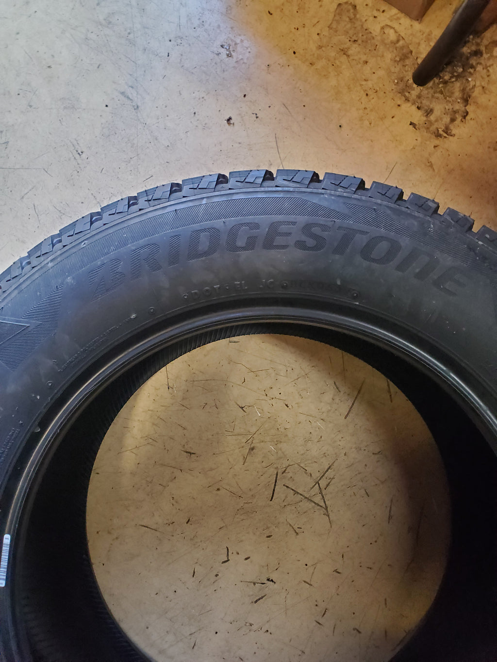 2 BRIDGESTONE BLIZZAK DM-V2 BSW P 255 60 18 112S XL WINTER TIRE 016219