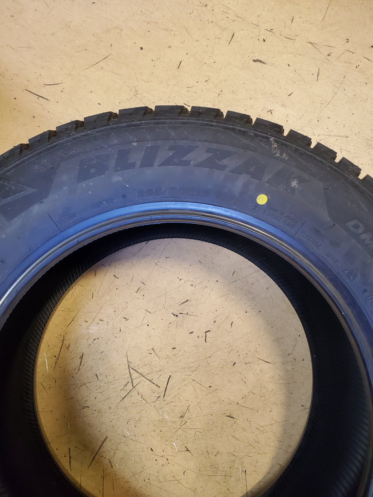 2 BRIDGESTONE BLIZZAK DM-V2 BSW P 255 60 18 112S XL WINTER TIRE 016219