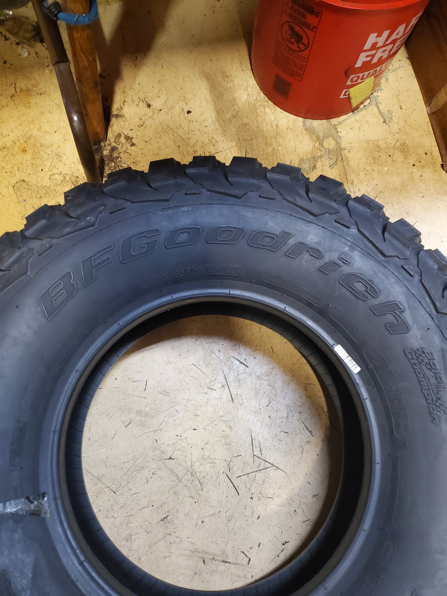 2 BFGOODRICH MUD TERRAIN T/A KM3 BSW LT 255 85 16 123/120Q 10PLY MUD TIRE 85538