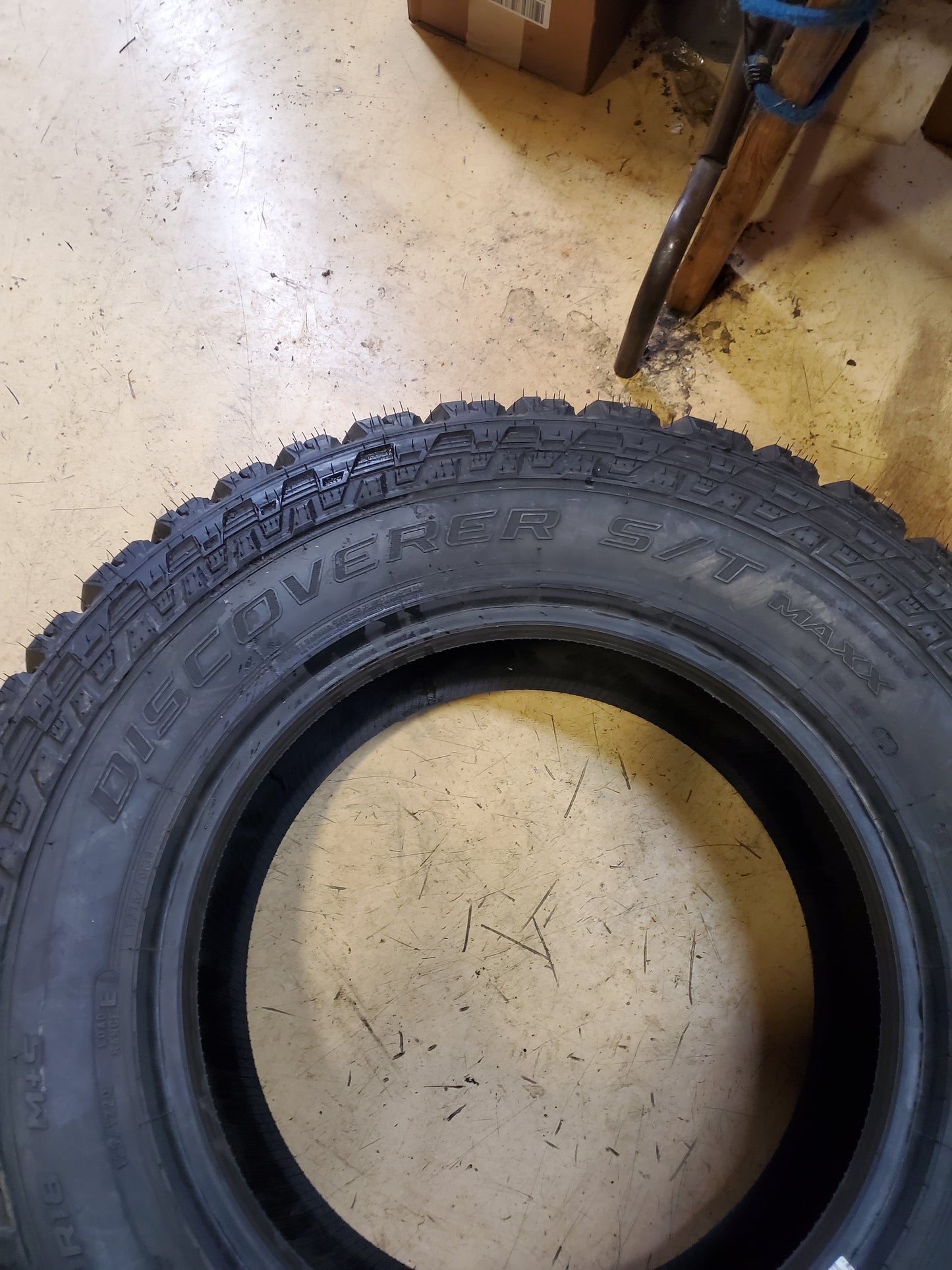 COOPER DISCOVERER S/T MAXX LT 275 70 18 125/122Q10PLY ALL TERRAIN TIRE 170070004