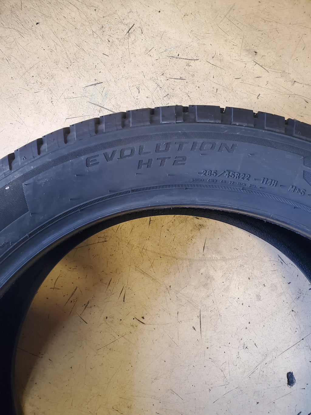 COOPER EVOLUTION HT2 BSW P 285 45 22 114H ALL SEASON TIRE 272383