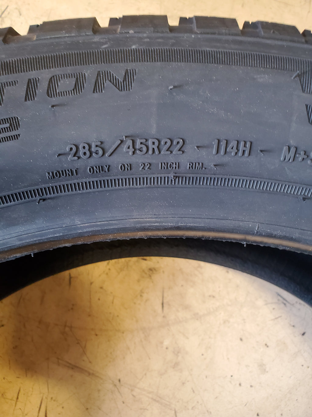 COOPER EVOLUTION HT2 BSW P 285 45 22 114H ALL SEASON TIRE 272383