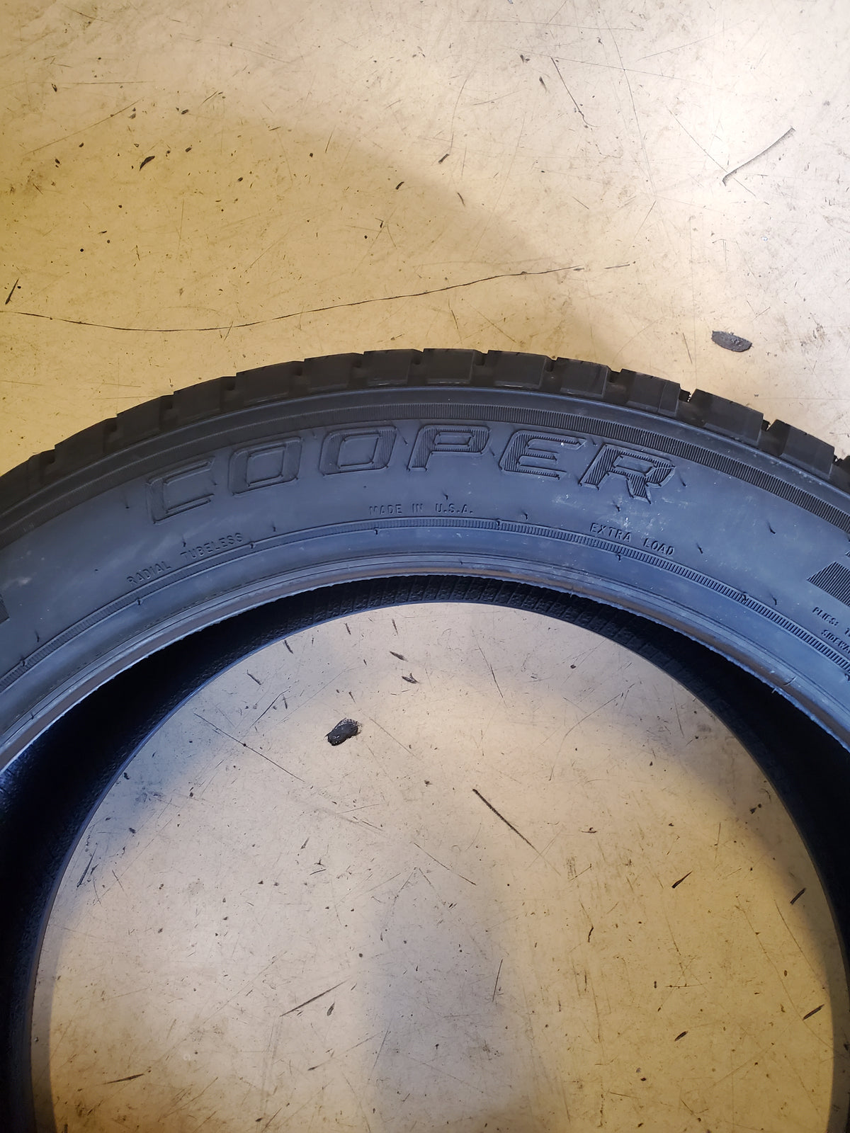 COOPER EVOLUTION HT2 BSW P 285 45 22 114H ALL SEASON TIRE 272383