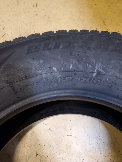 BRIDGESTONE BLIZZAK LT BSW LT 265 70 17 121/118R 10PLY WINTER TIRE 000656